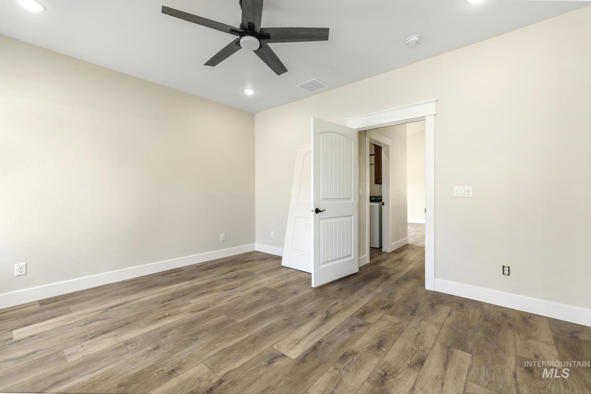 1390 Haizlee Way Property Photo 16
