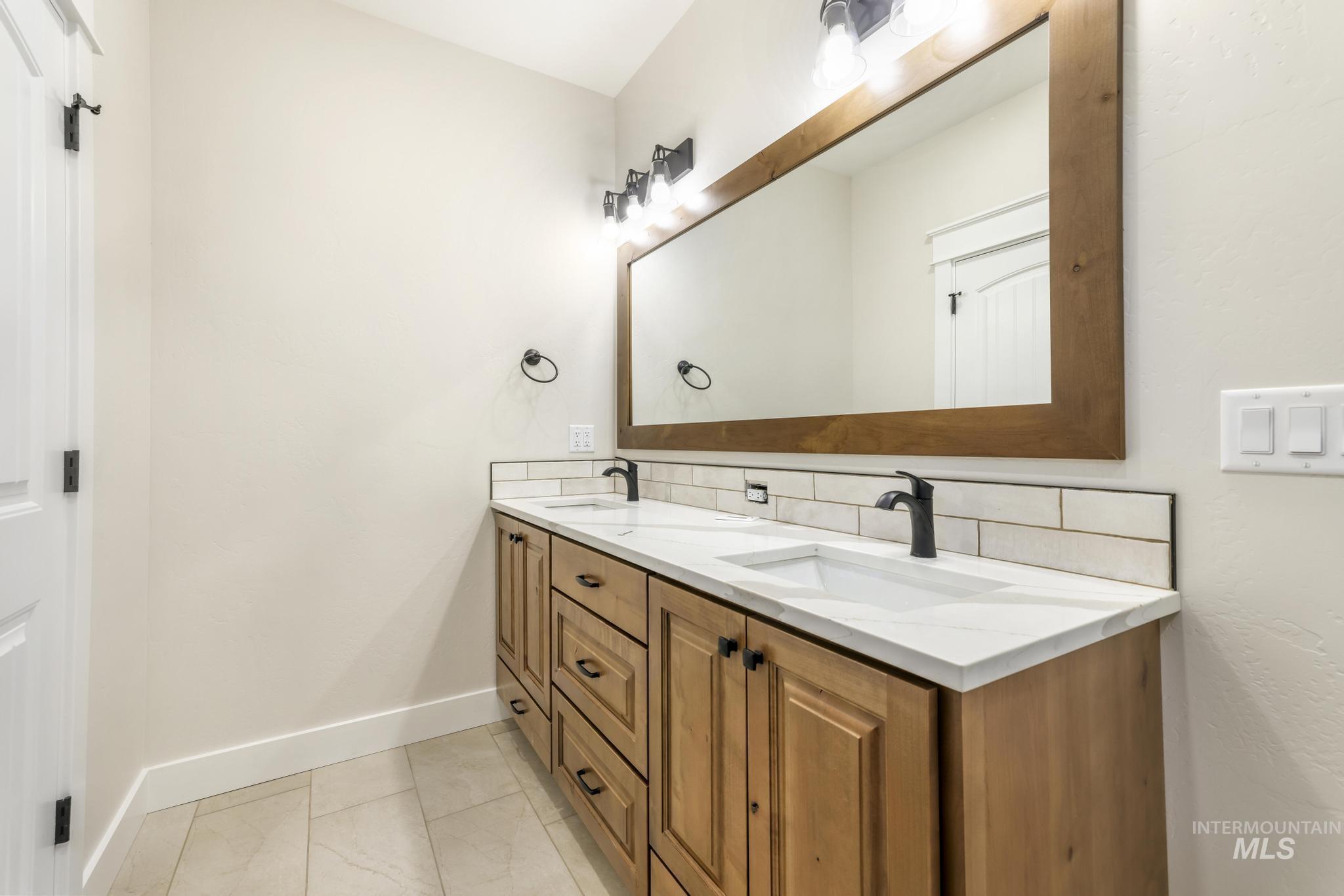 1390 Haizlee Way Property Photo 18