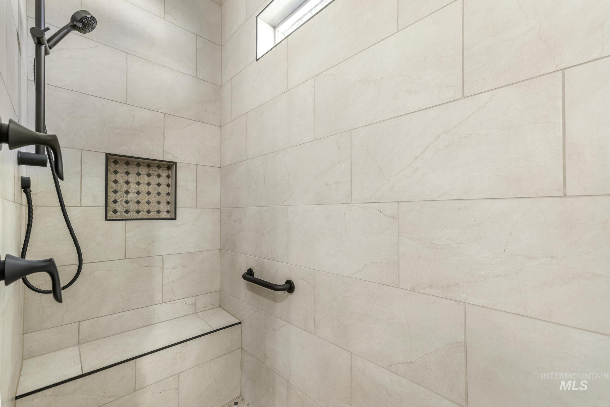 1390 Haizlee Way Property Photo 19