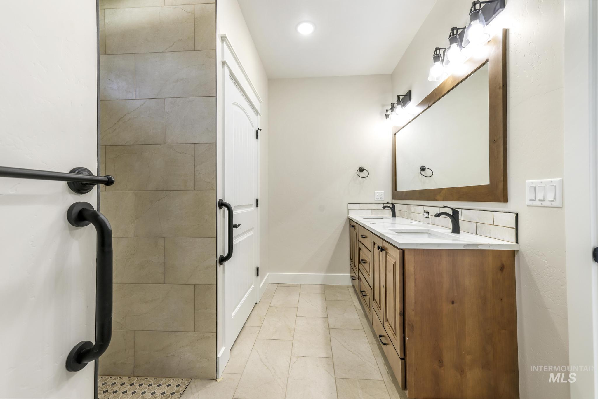 1390 Haizlee Way Property Photo 20