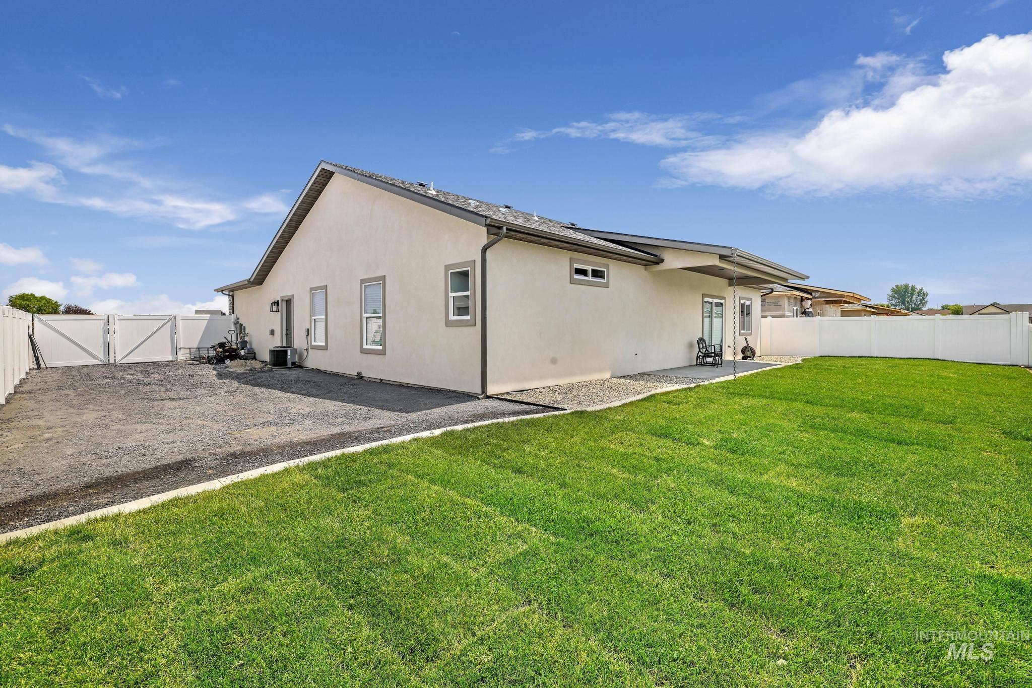 1390 Haizlee Way Property Photo 24