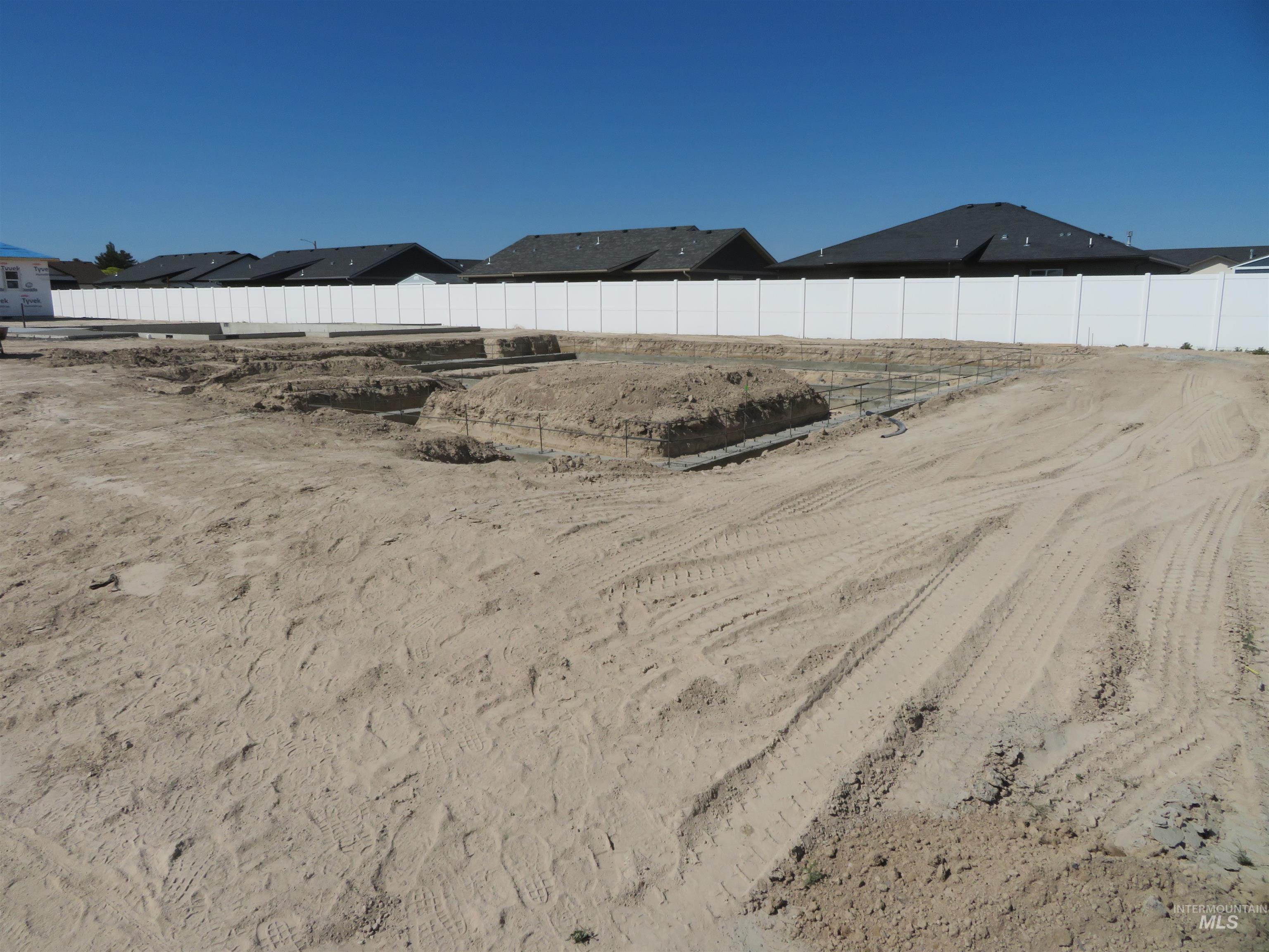 1390 Haizlee Way Property Photo 25