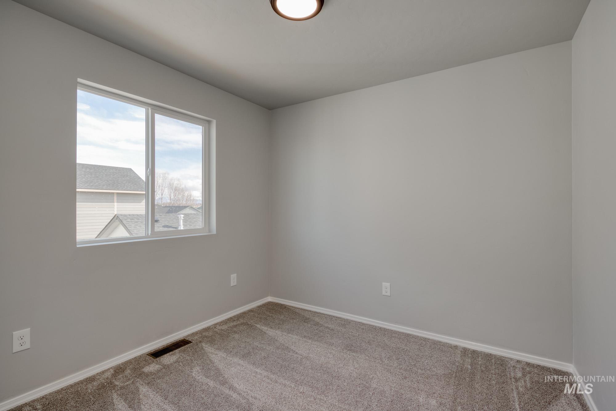 2900 N Eagle Meadow Ave Property Photo 13