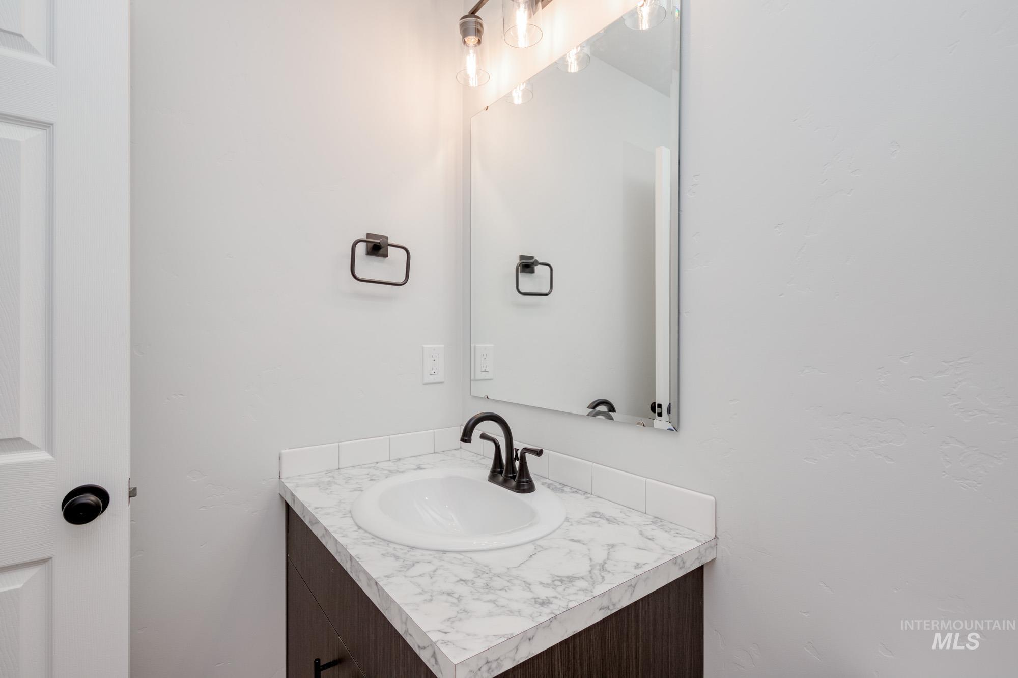 2864 N Eagle Meadow Ave Property Photo 17