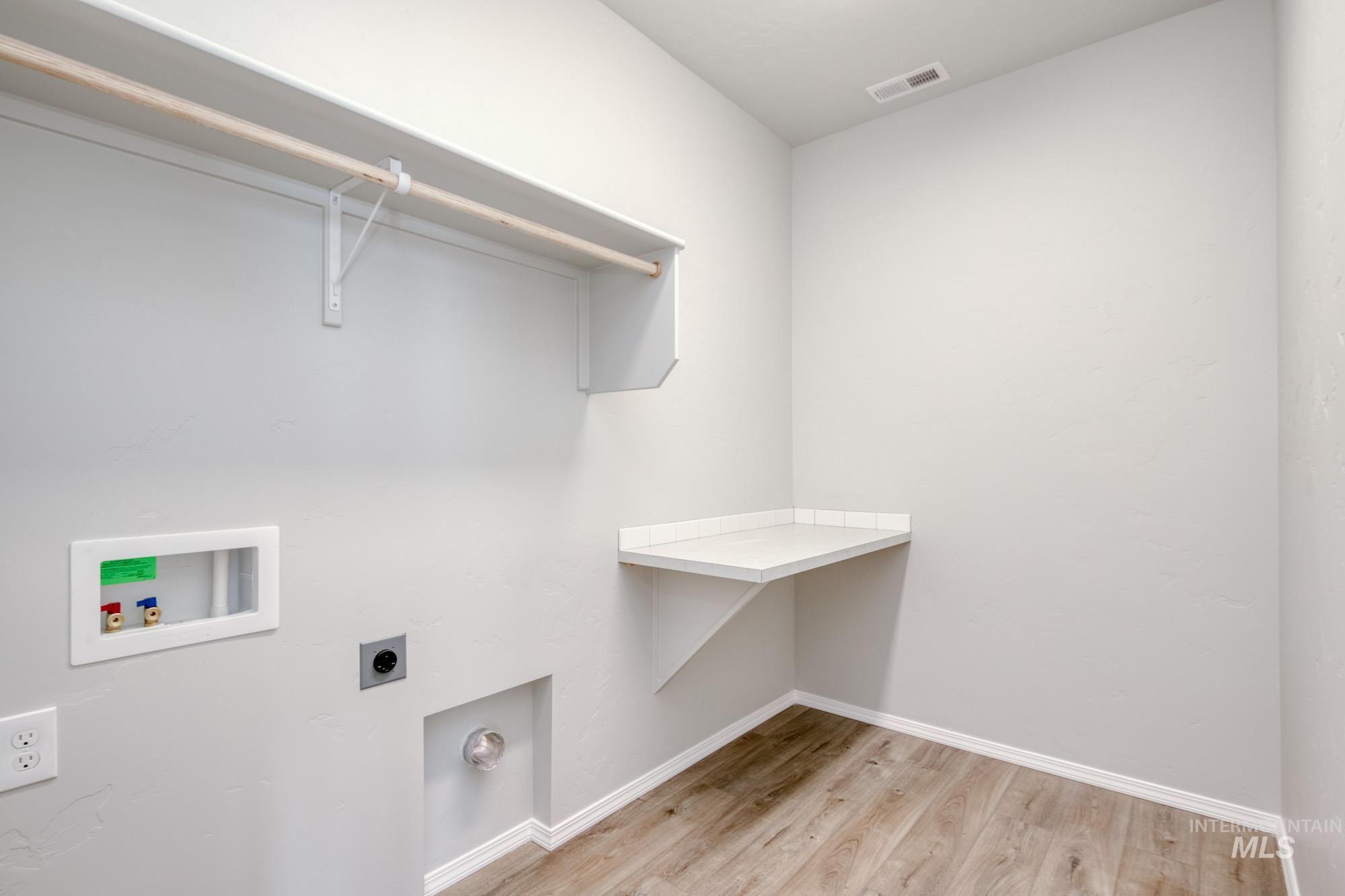 2852 N Eagle Meadow Ave Property Photo 12