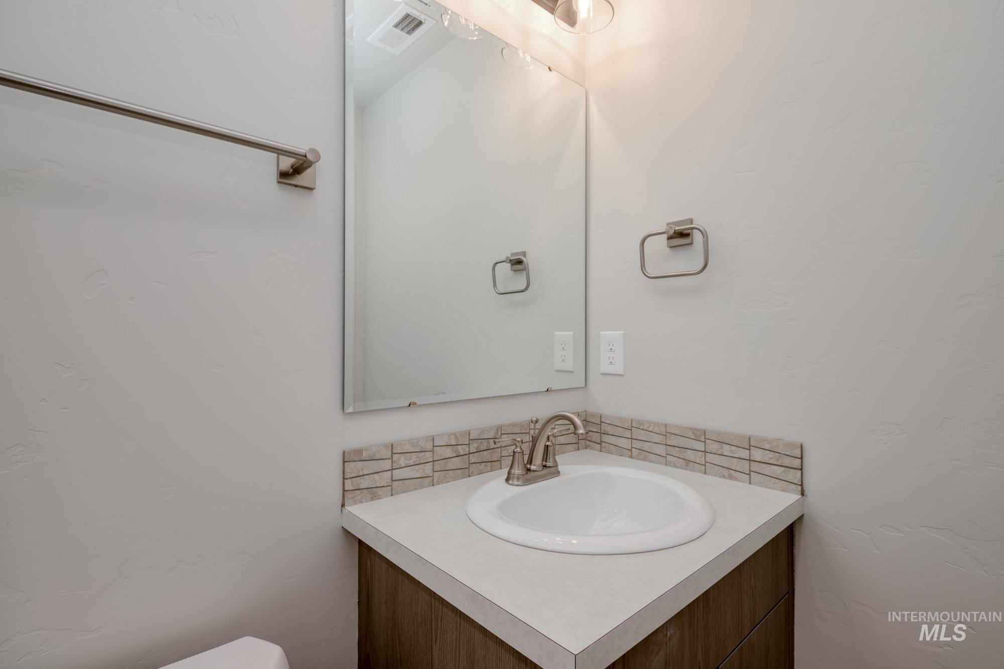 2852 N Eagle Meadow Ave Property Photo 16