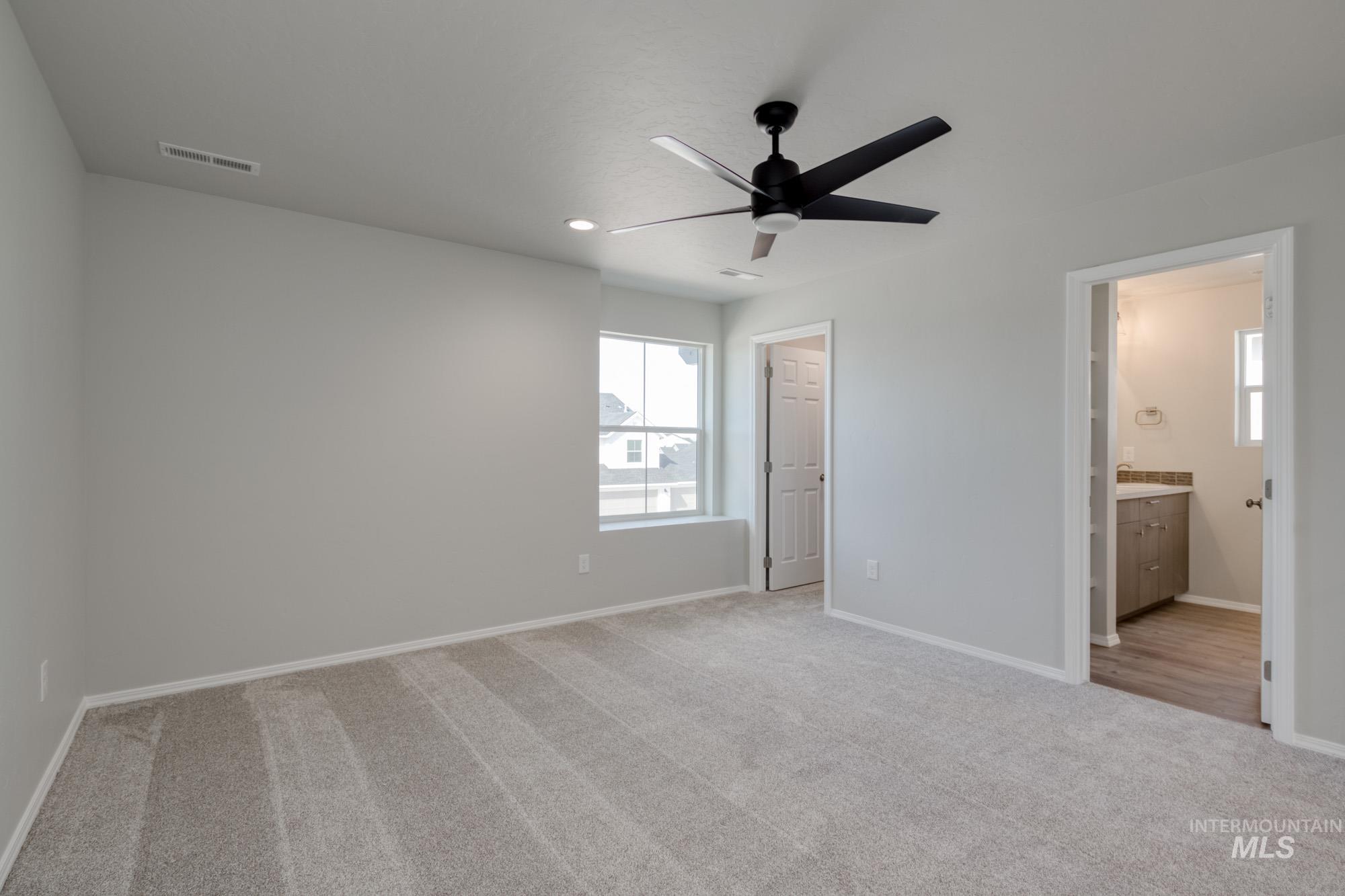2852 N Eagle Meadow Ave Property Photo 20