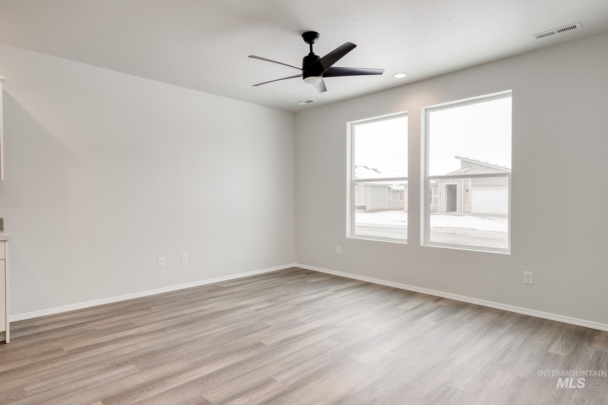 2840 N Eagle Meadow Ave Property Photo 12