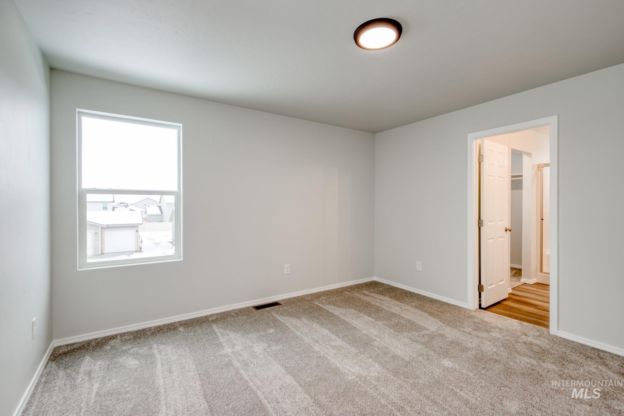 2840 N Eagle Meadow Ave Property Photo 19