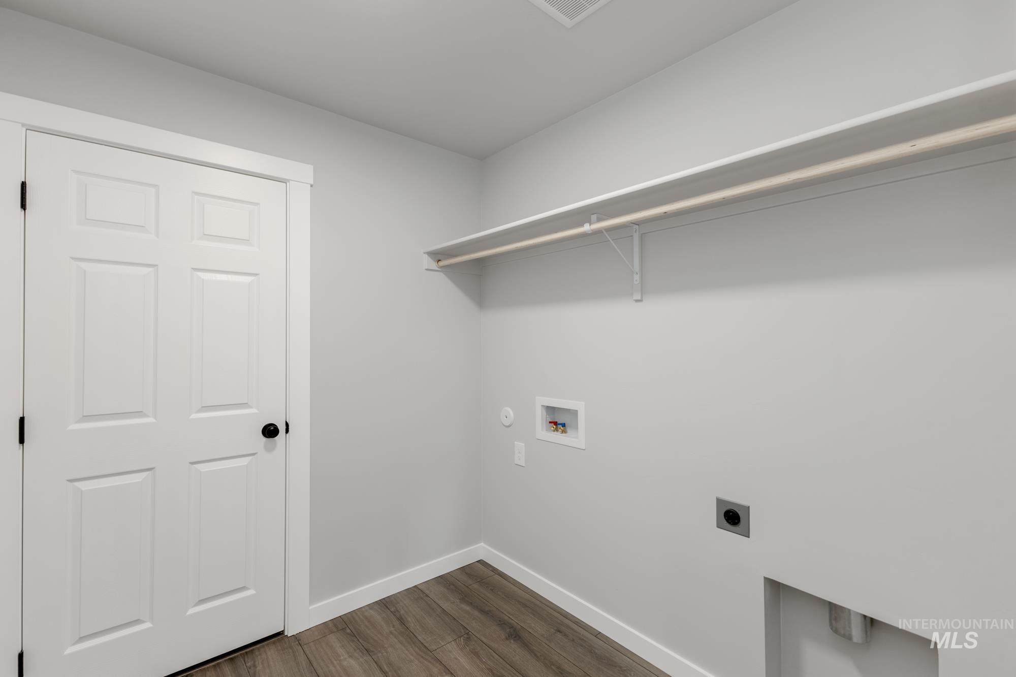 2215 W Hodor St Property Photo 14