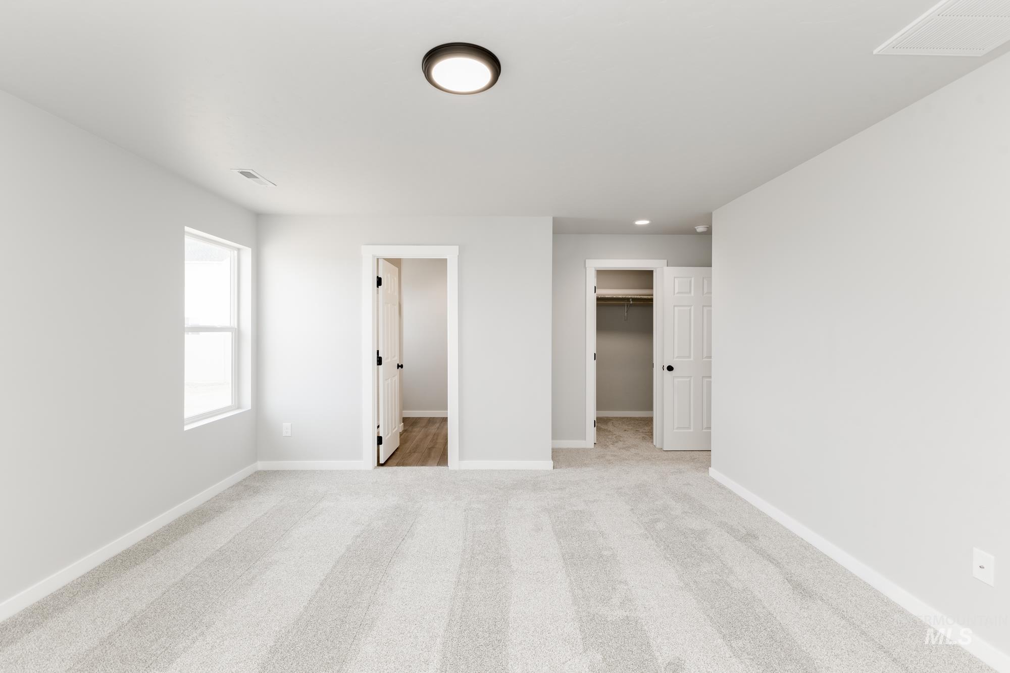 2215 W Hodor St Property Photo 16