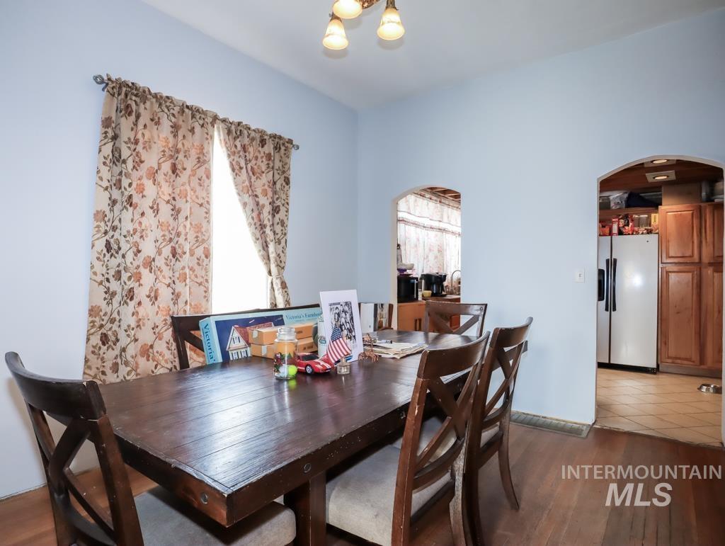 424 W Main St. Property Photo 5
