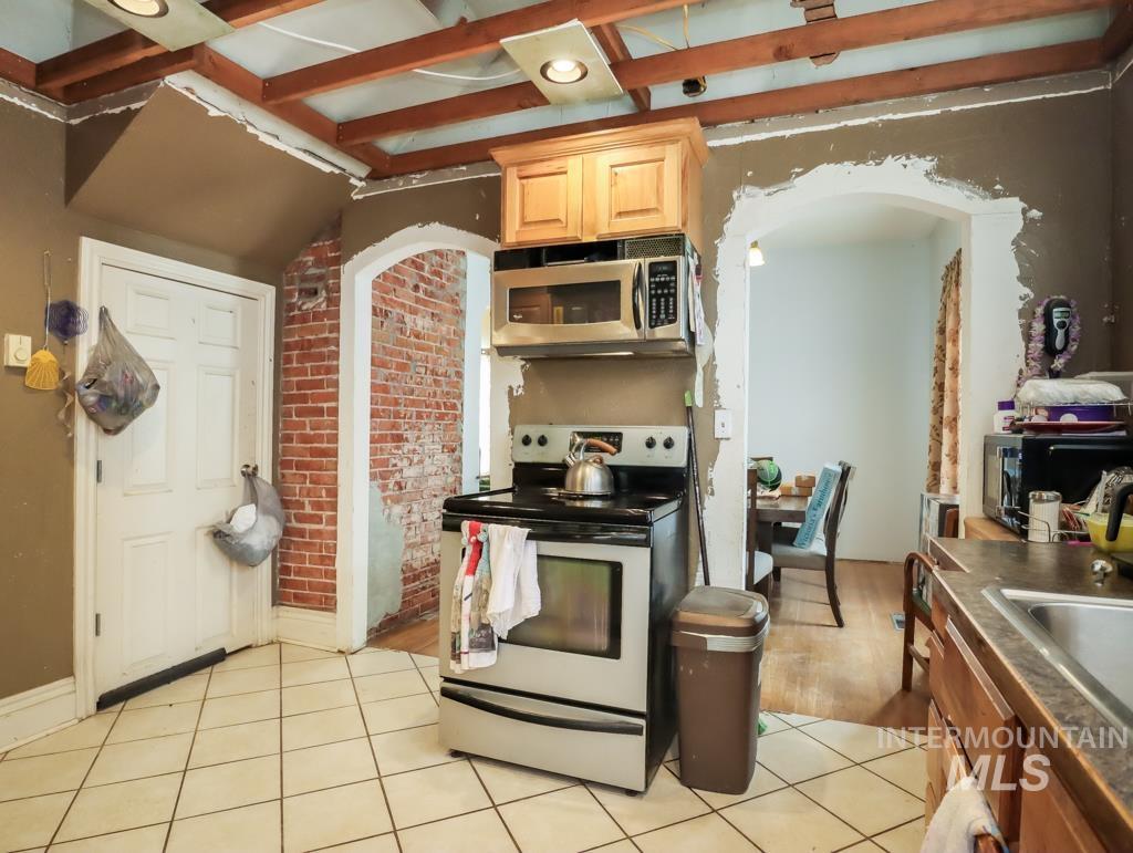 424 W Main St. Property Photo 7