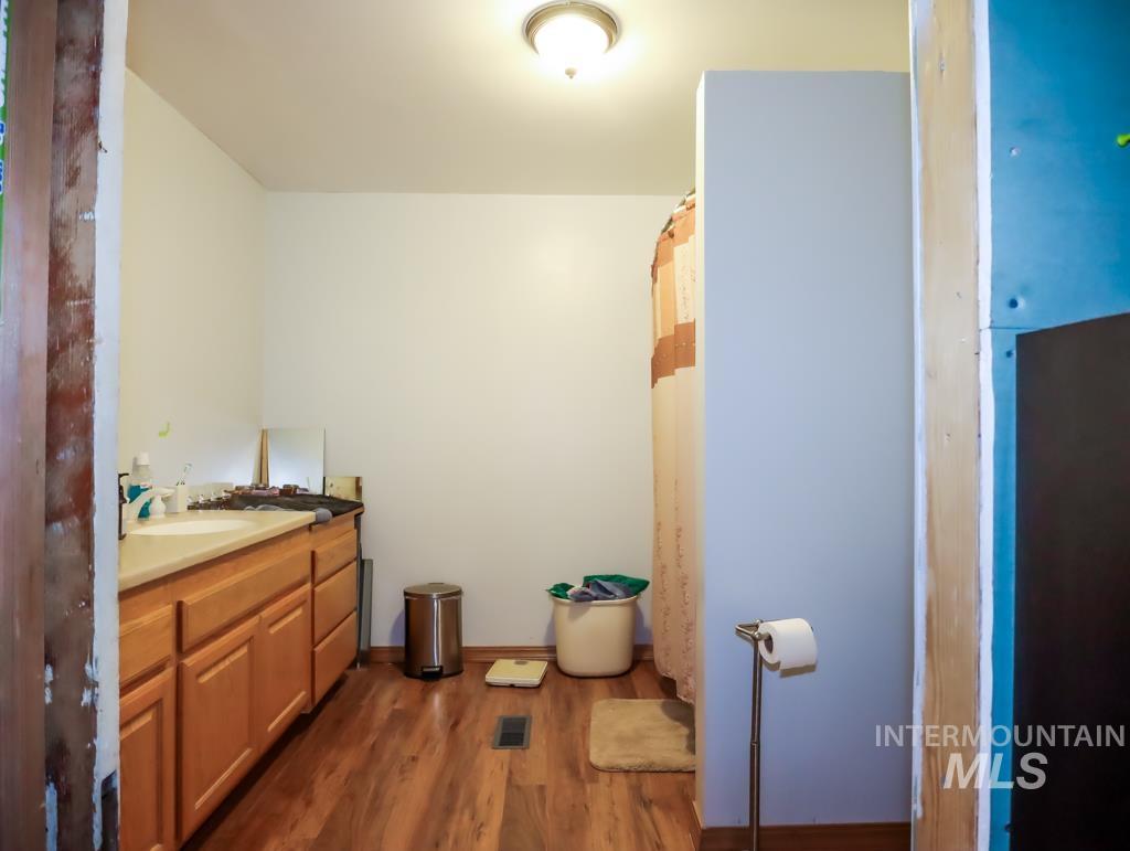 424 W Main St. Property Photo 17