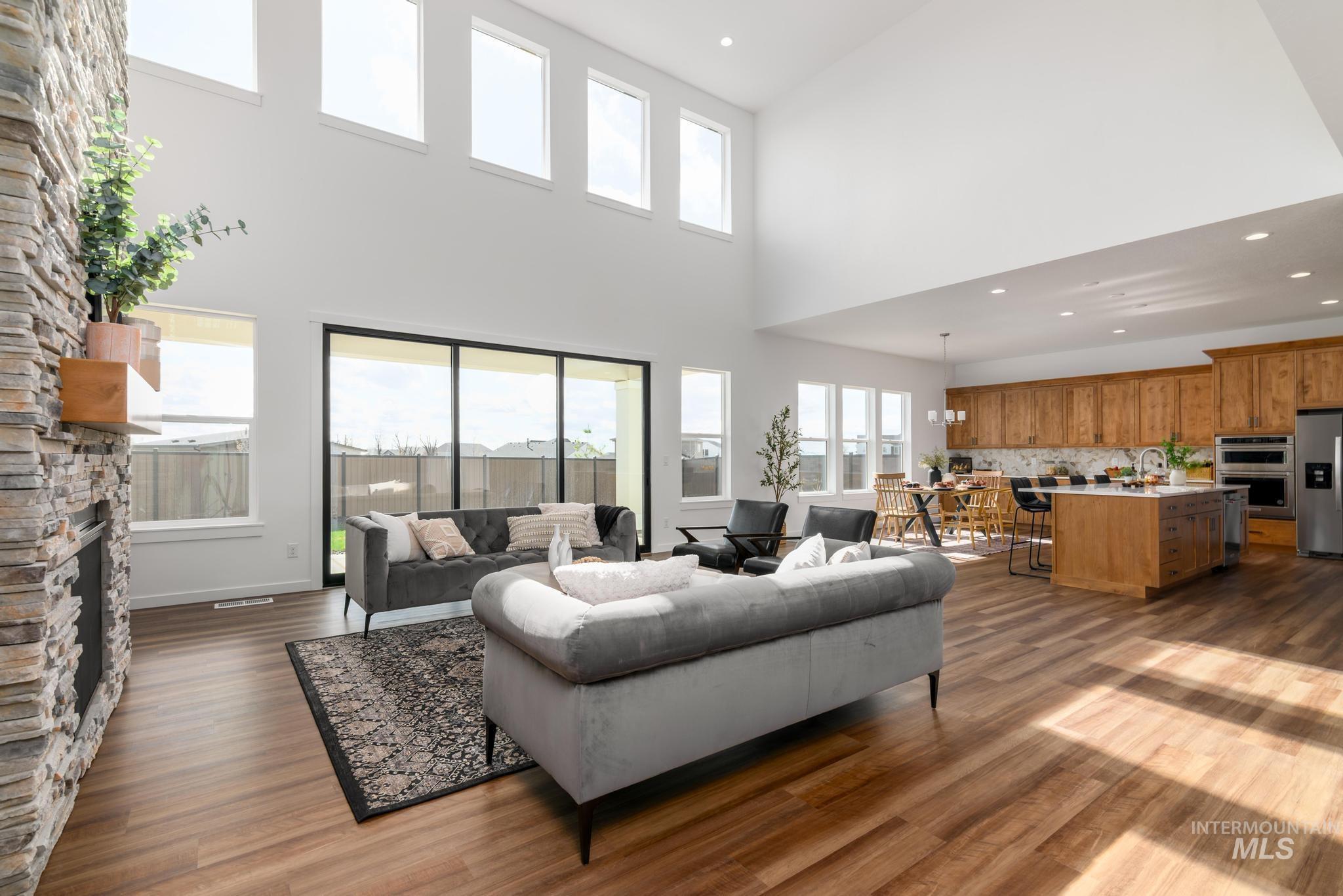 3726 N San Carlos Way Property Photo 10