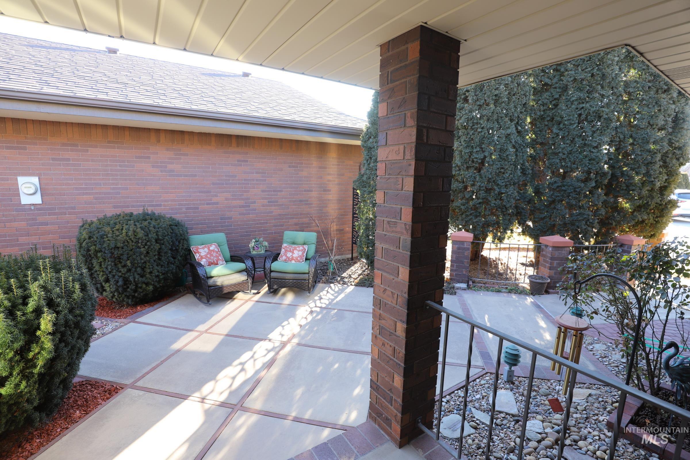 2353 Twin Oaks Park Property Photo 7