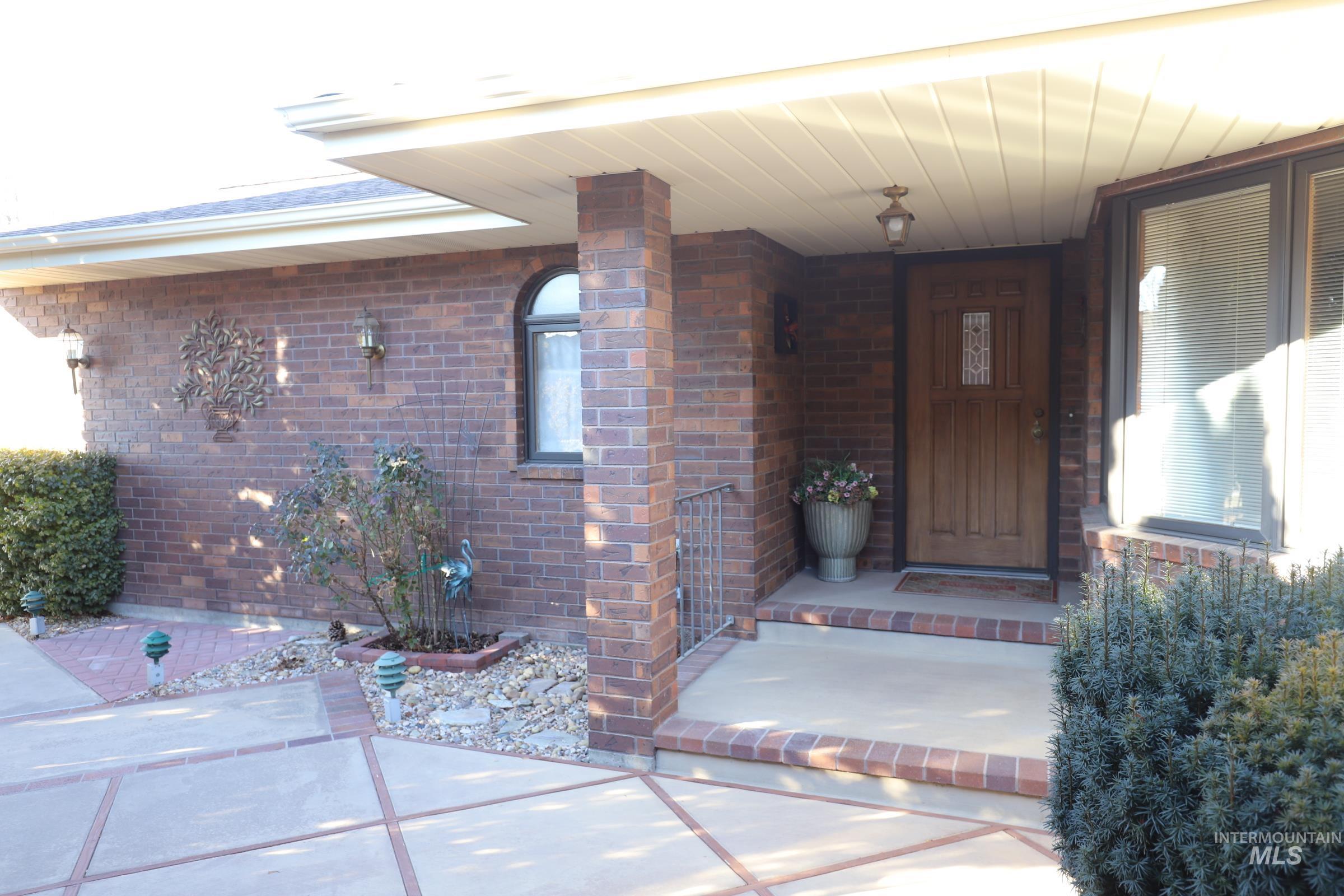 2353 Twin Oaks Park Property Photo 9