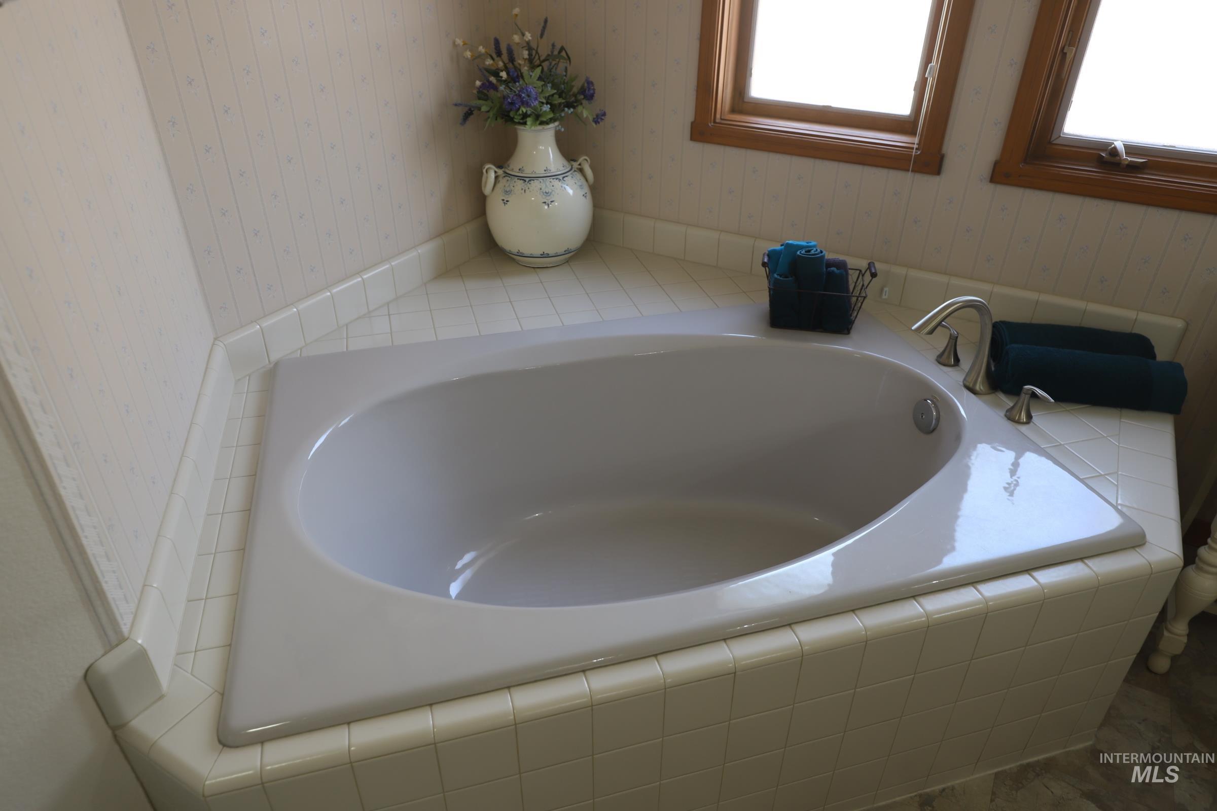 2353 Twin Oaks Park Property Photo 24