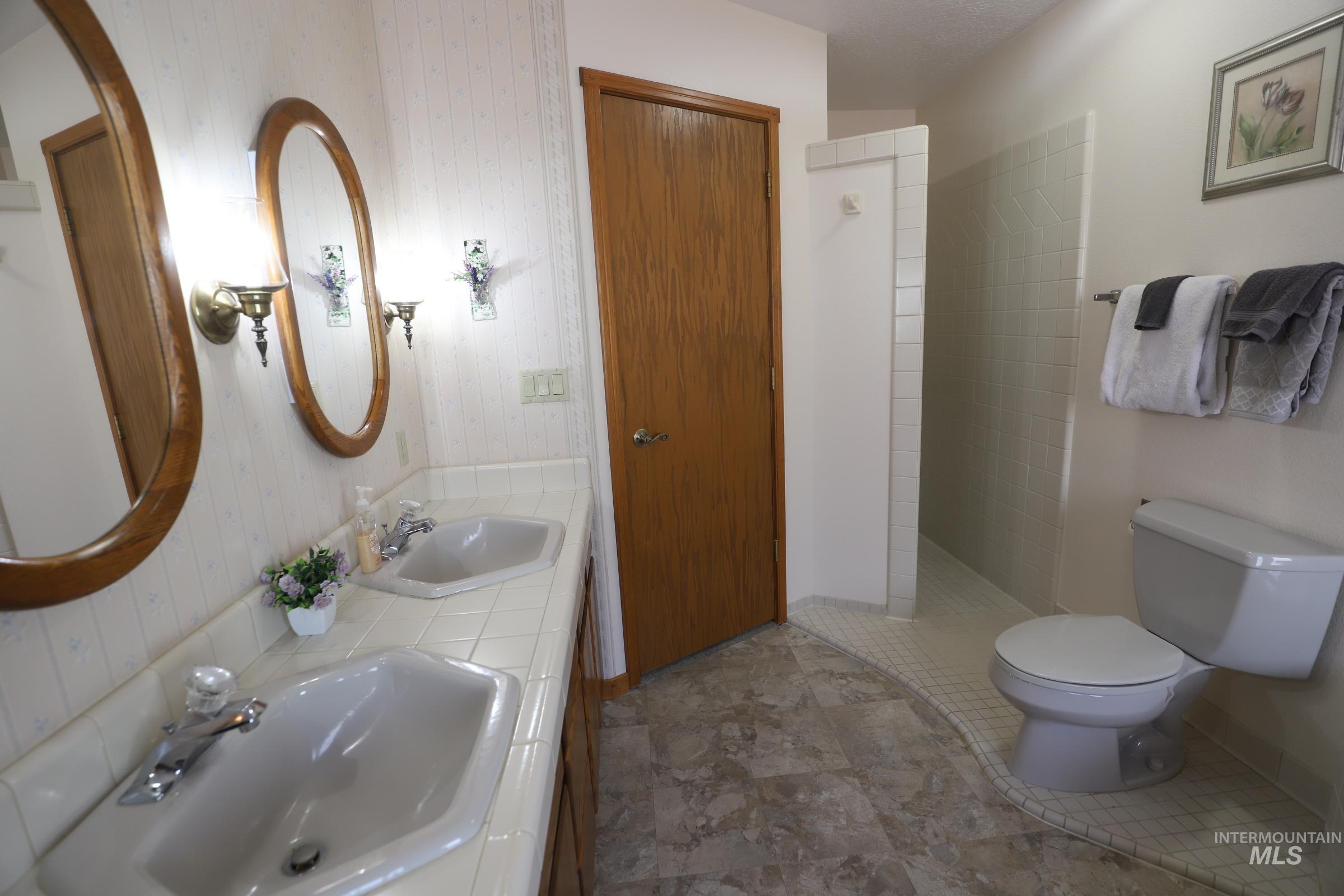 2353 Twin Oaks Park Property Photo 26