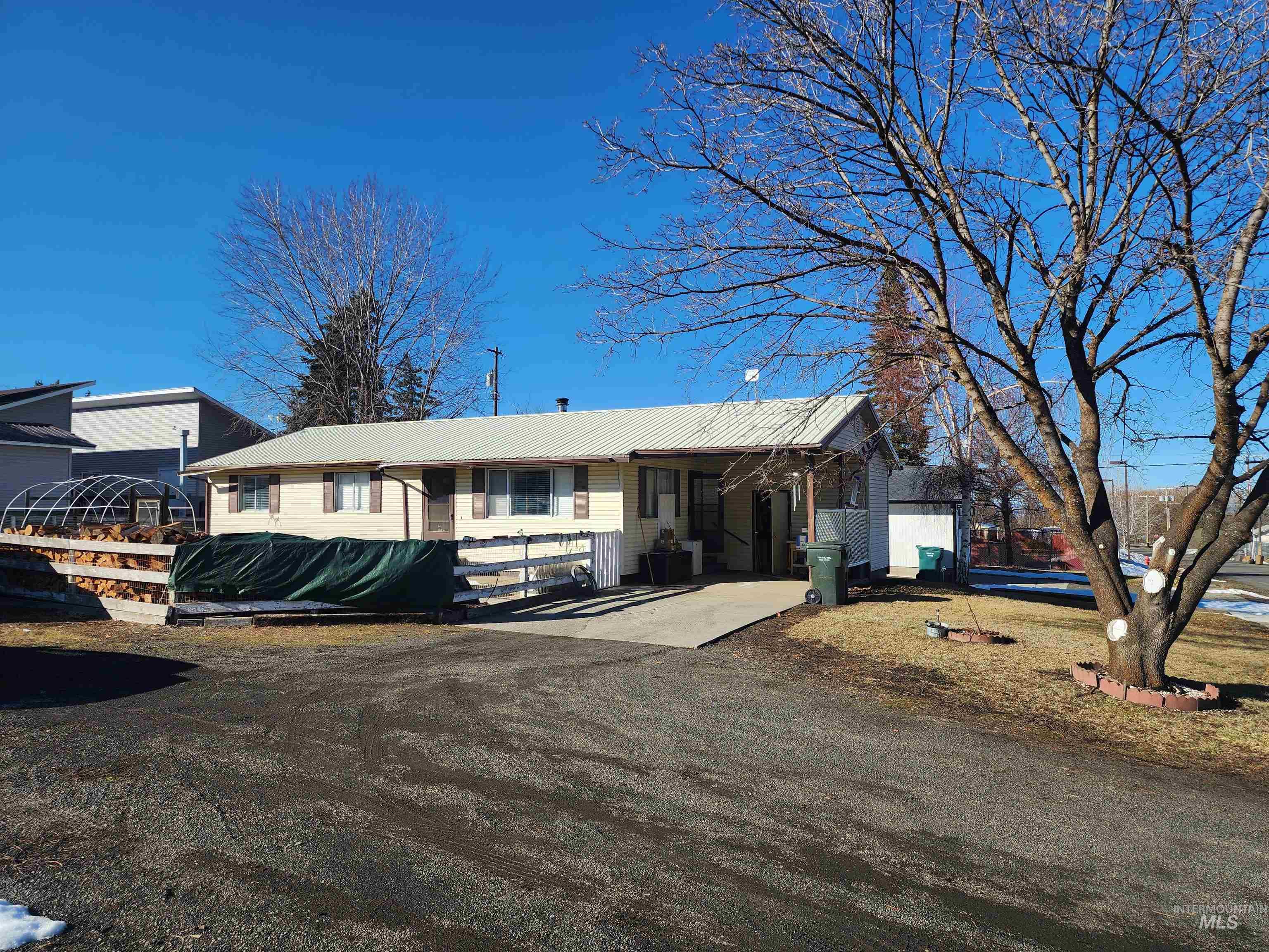 302 N Myrtle Street Property Photo