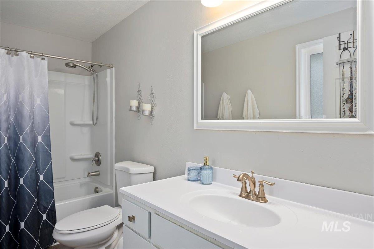 3773 N 2250 E Property Photo 18