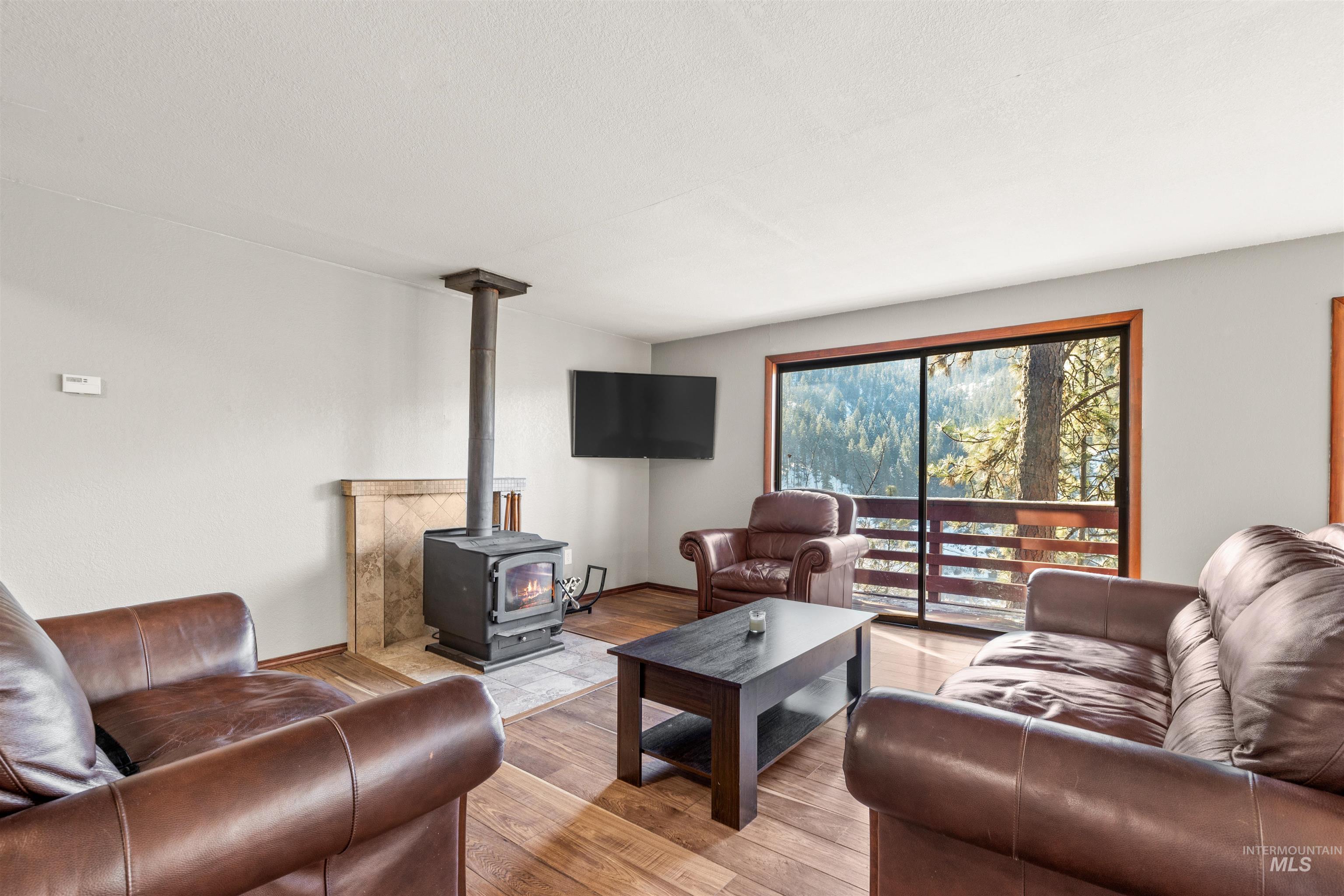 905 Dewey Avenue Property Photo 8
