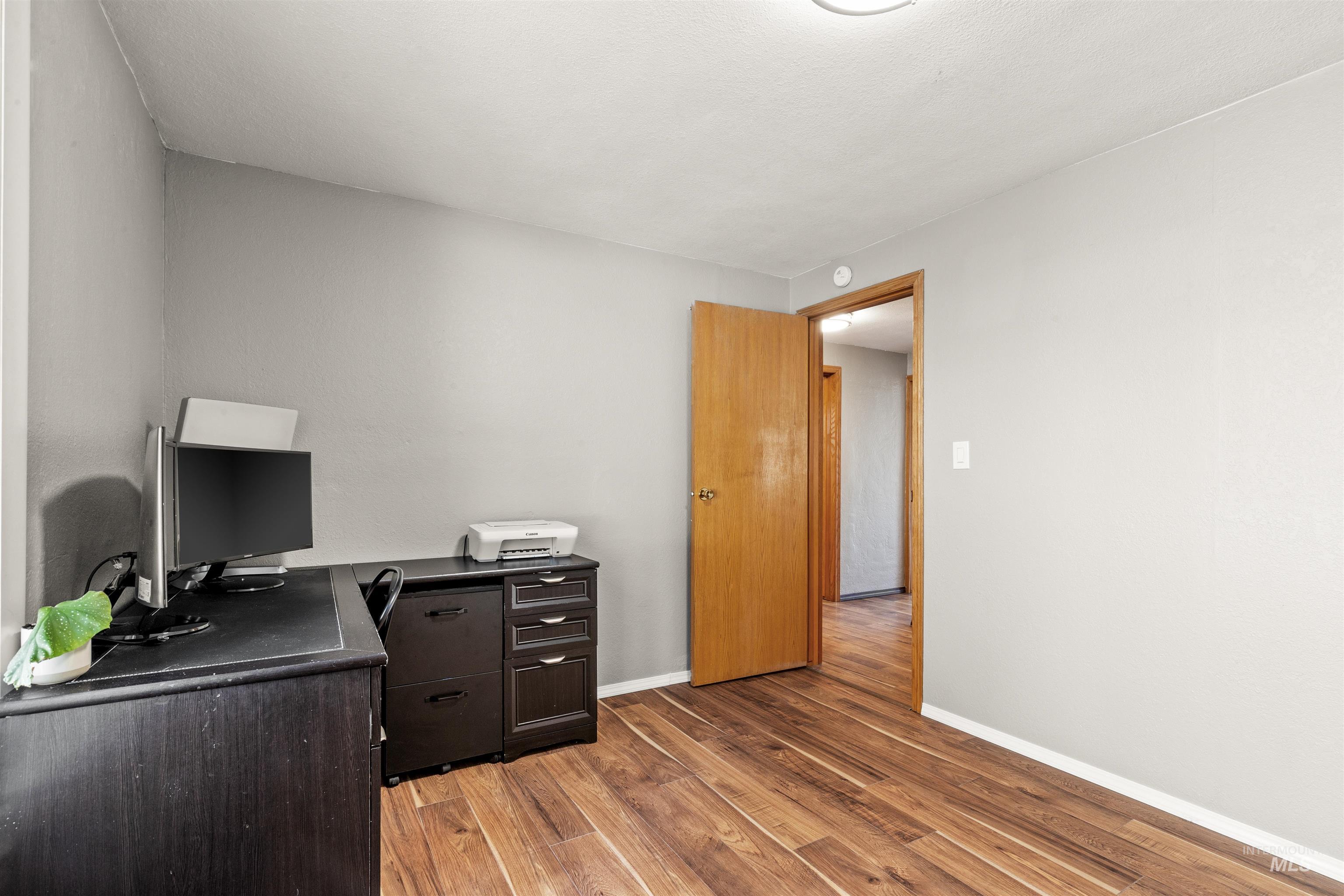 905 Dewey Avenue Property Photo 14