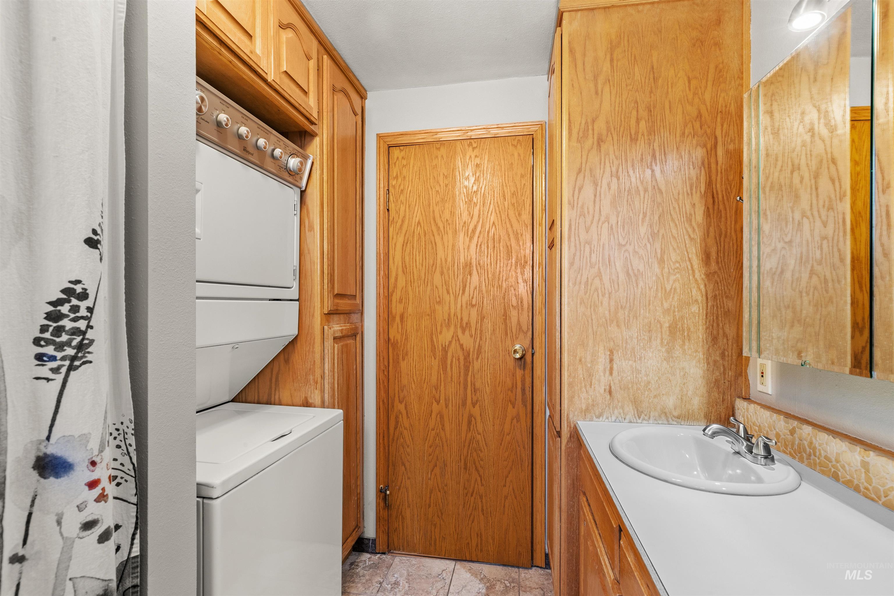 905 Dewey Avenue Property Photo 19