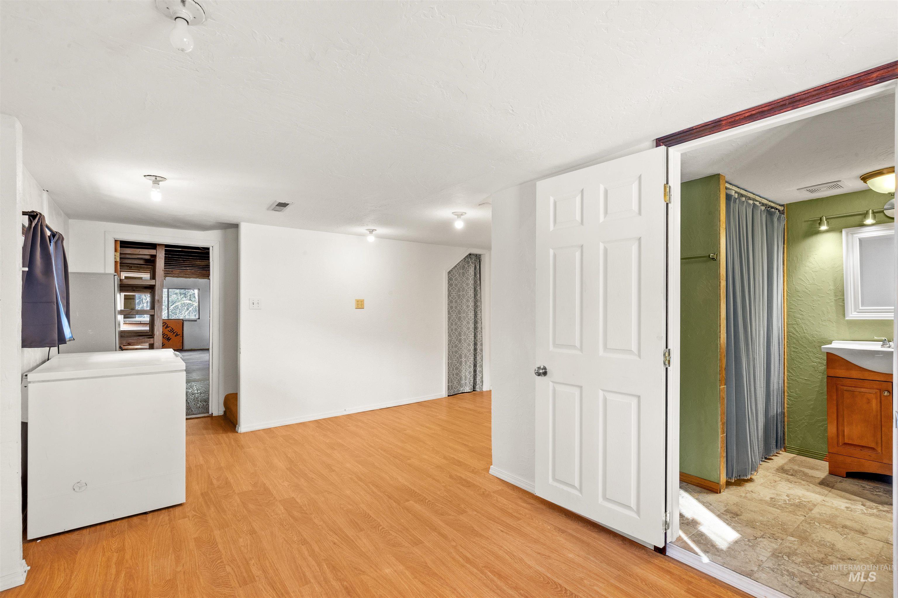 905 Dewey Avenue Property Photo 30