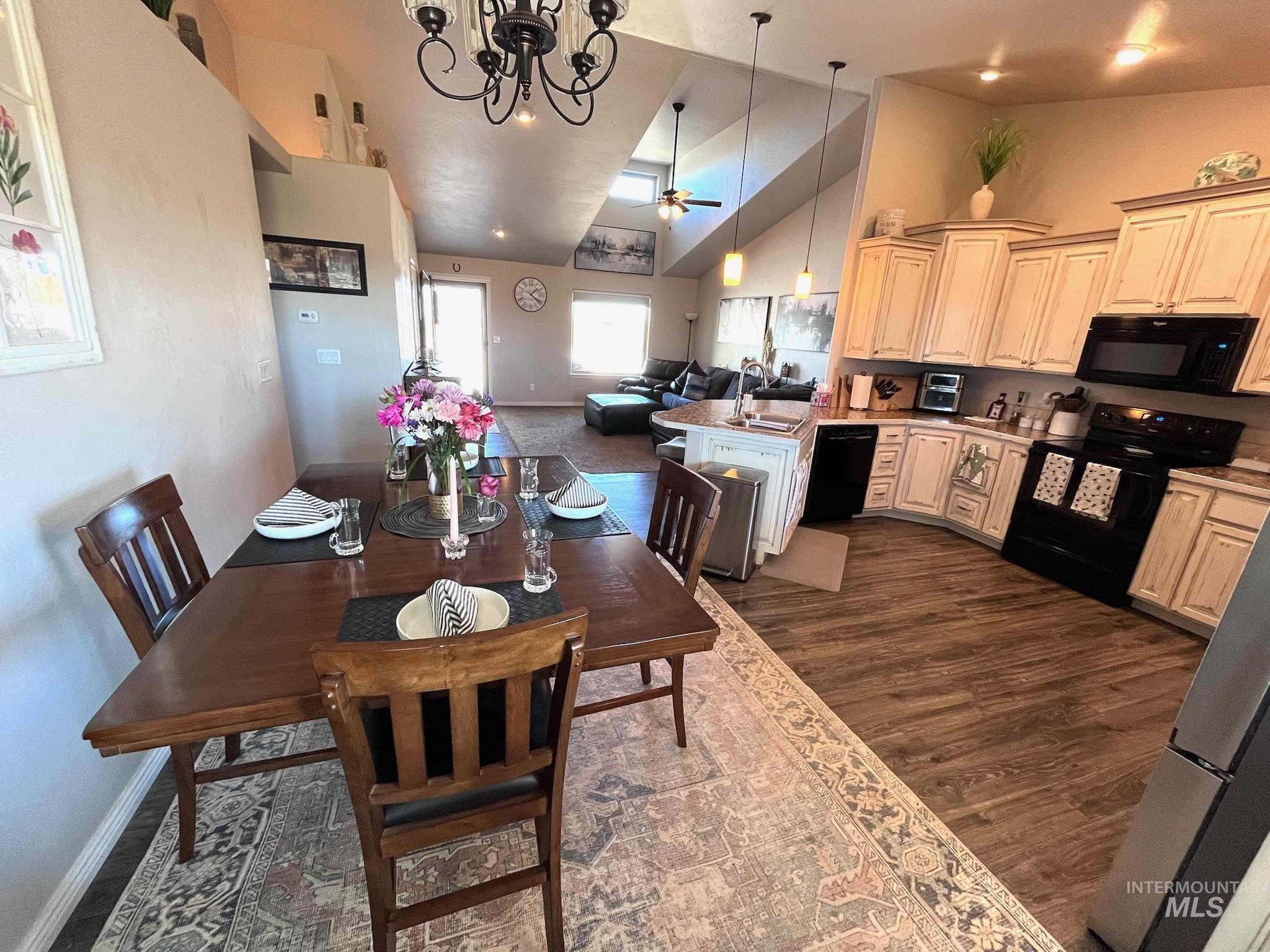 3567 N 3230 E Property Photo 9