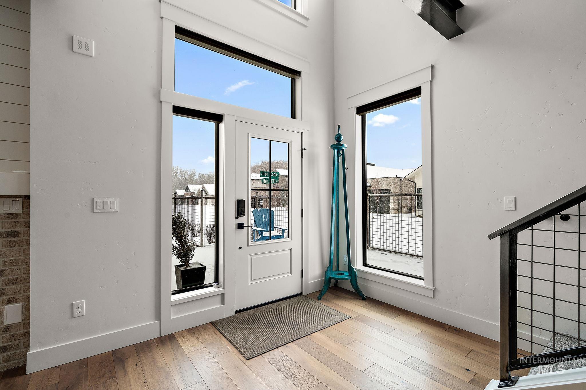 2550 W Iron Coop Street Property Photo 4