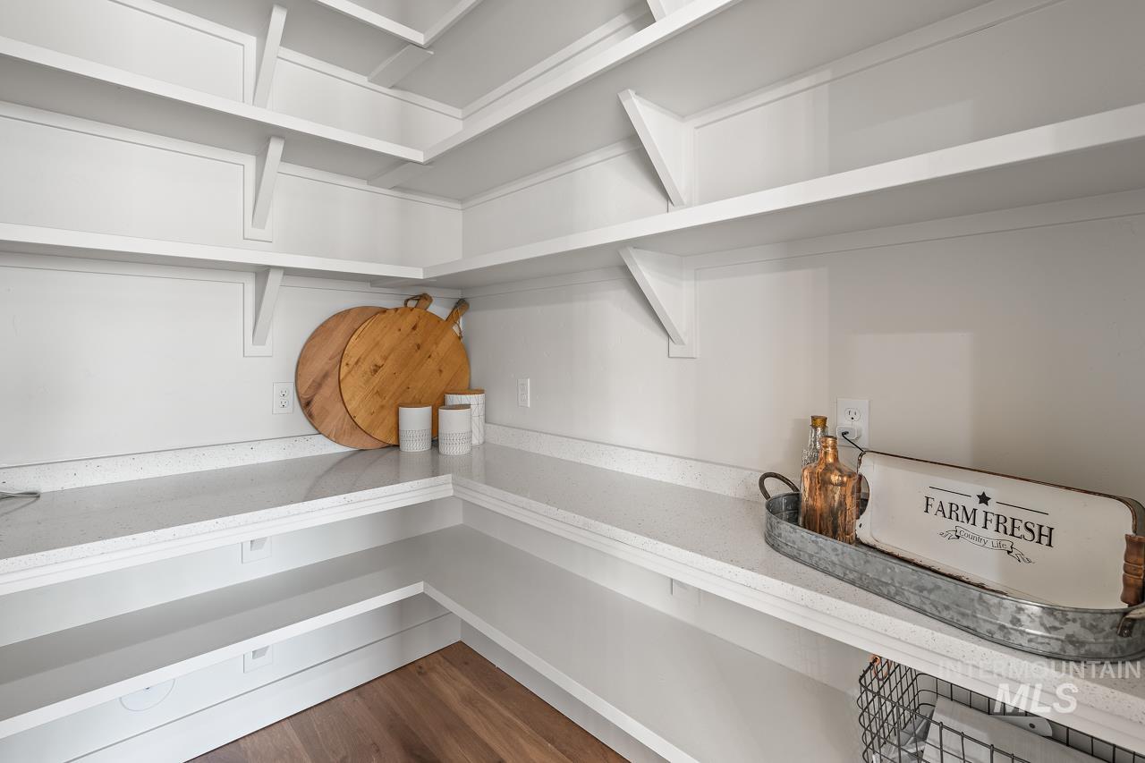 2550 W Iron Coop Street Property Photo 15