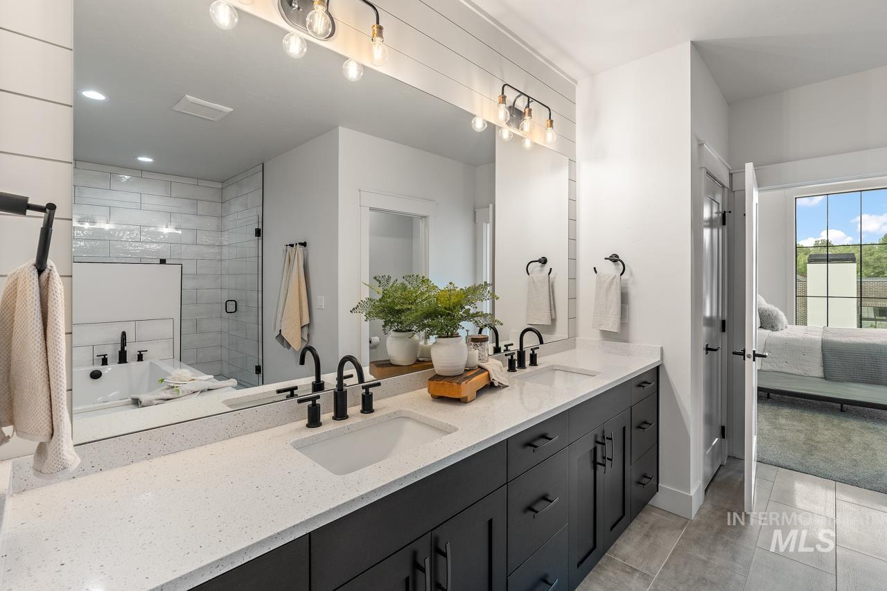 2550 W Iron Coop Street Property Photo 19