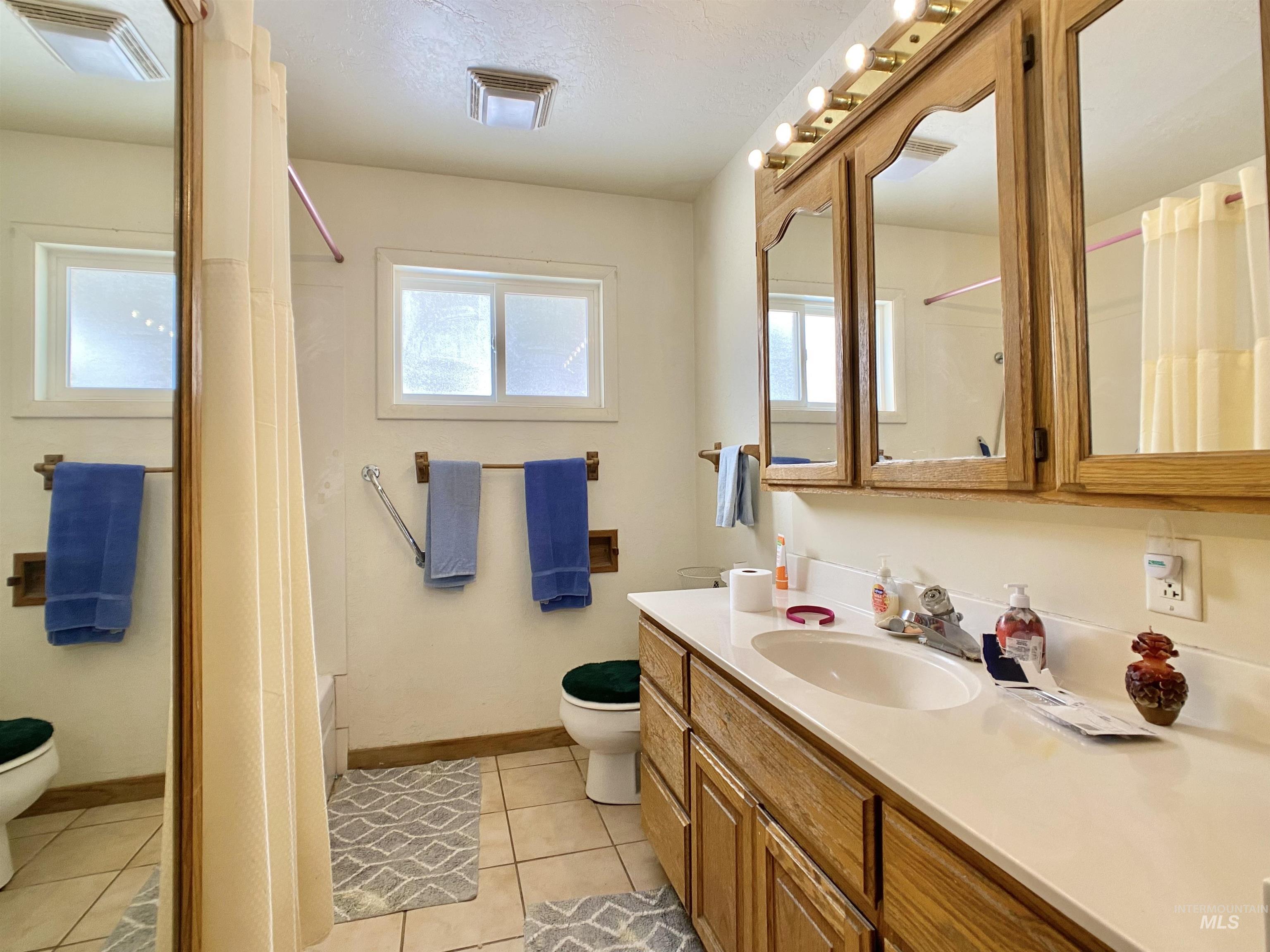 518 S Edith Property Photo 4