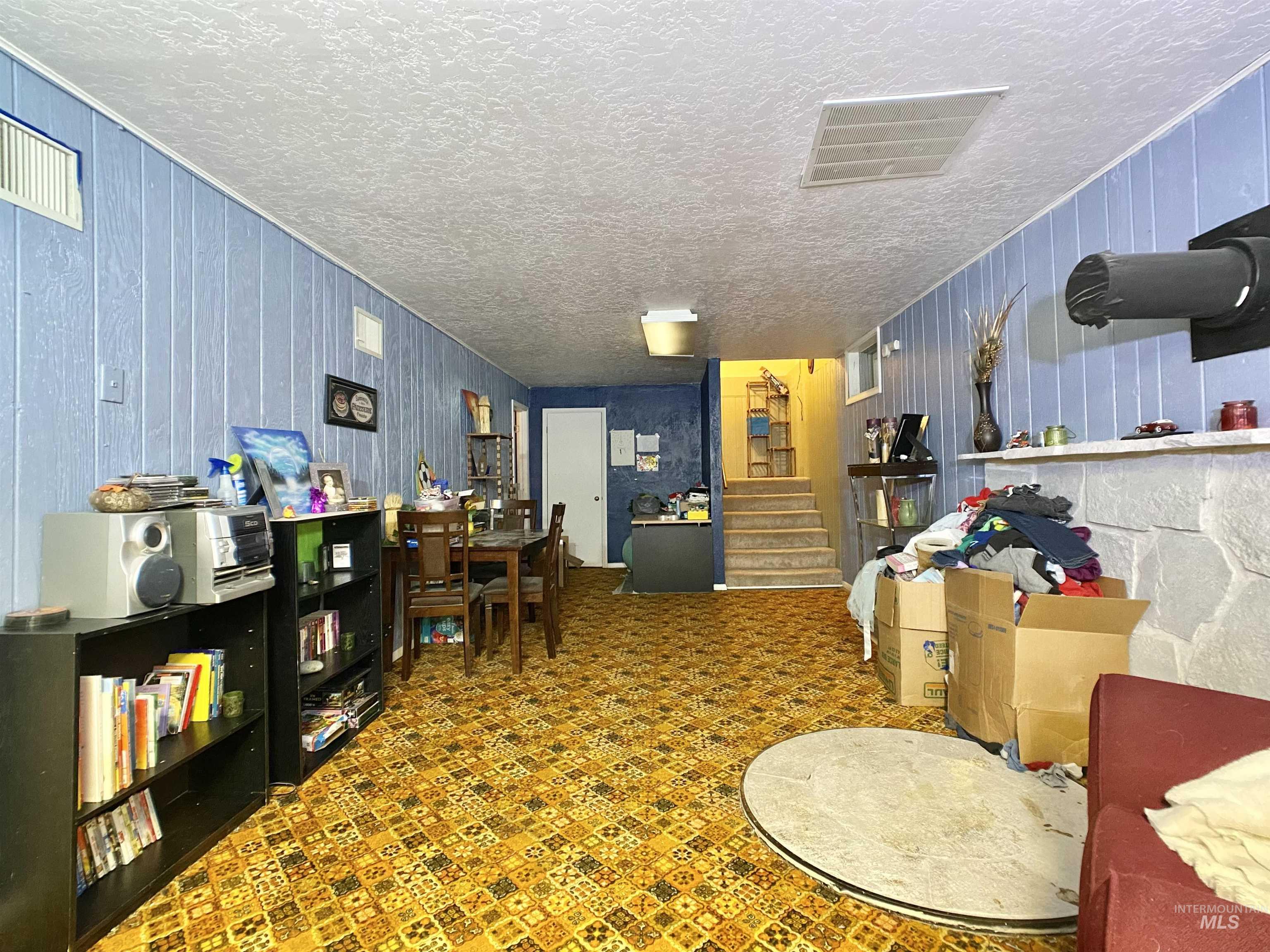518 S Edith Property Photo 7