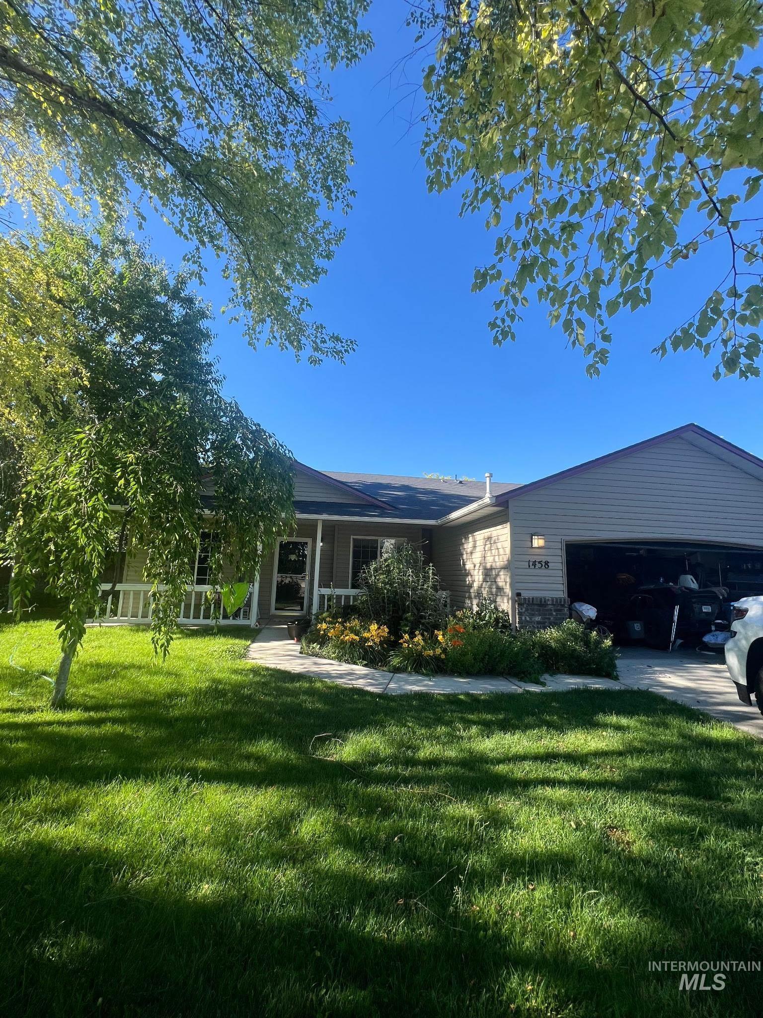 1458 Peregrine Property Photo 1