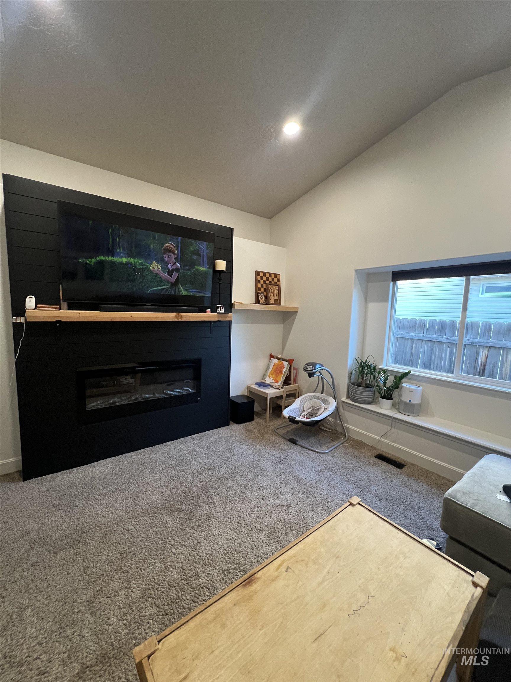 1458 Peregrine Property Photo 2