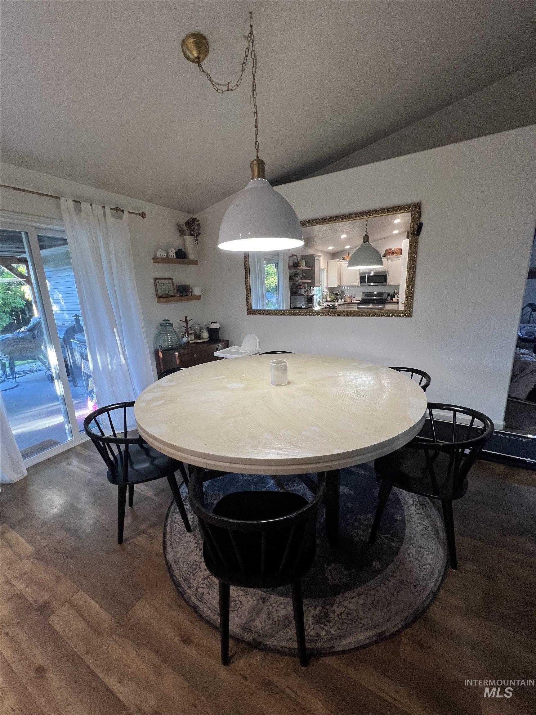 1458 Peregrine Property Photo 4