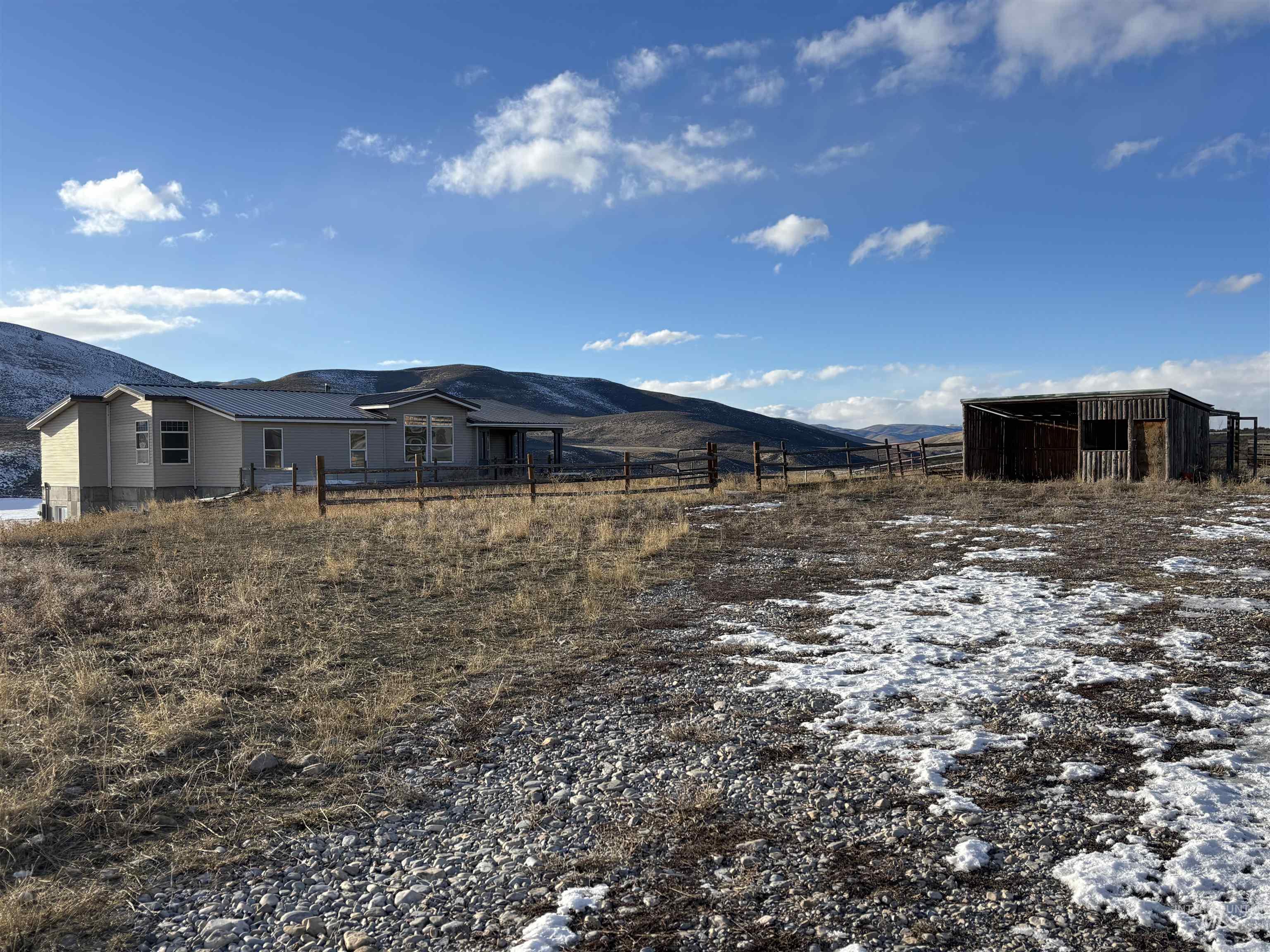 4981 N Daniels Road Property Photo 2