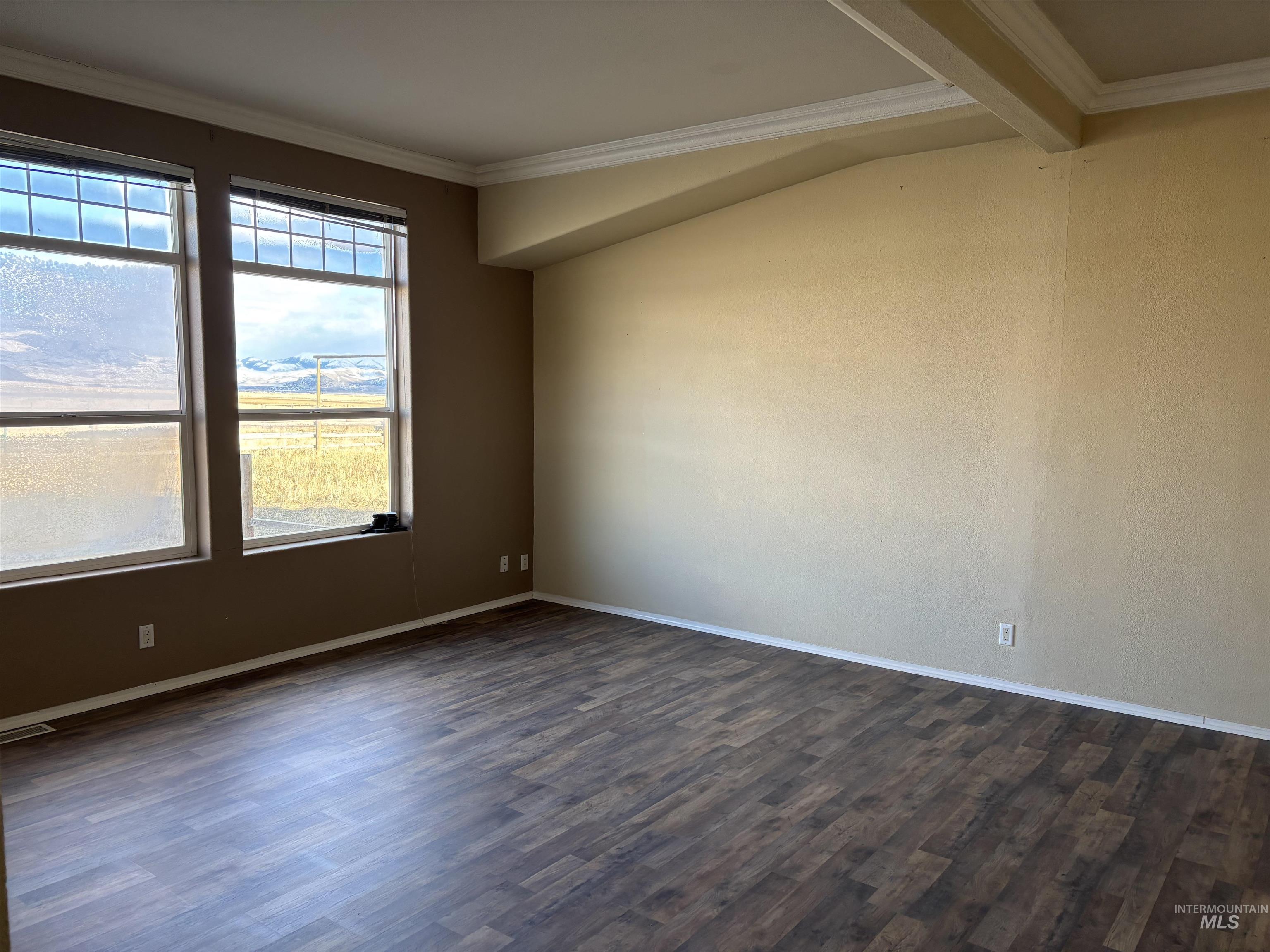4981 N Daniels Road Property Photo 3