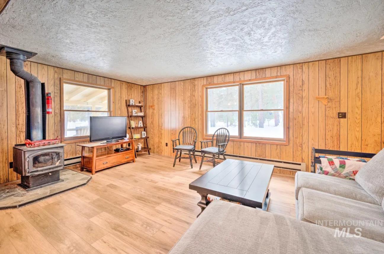 8392 Highway 21 Property Photo
