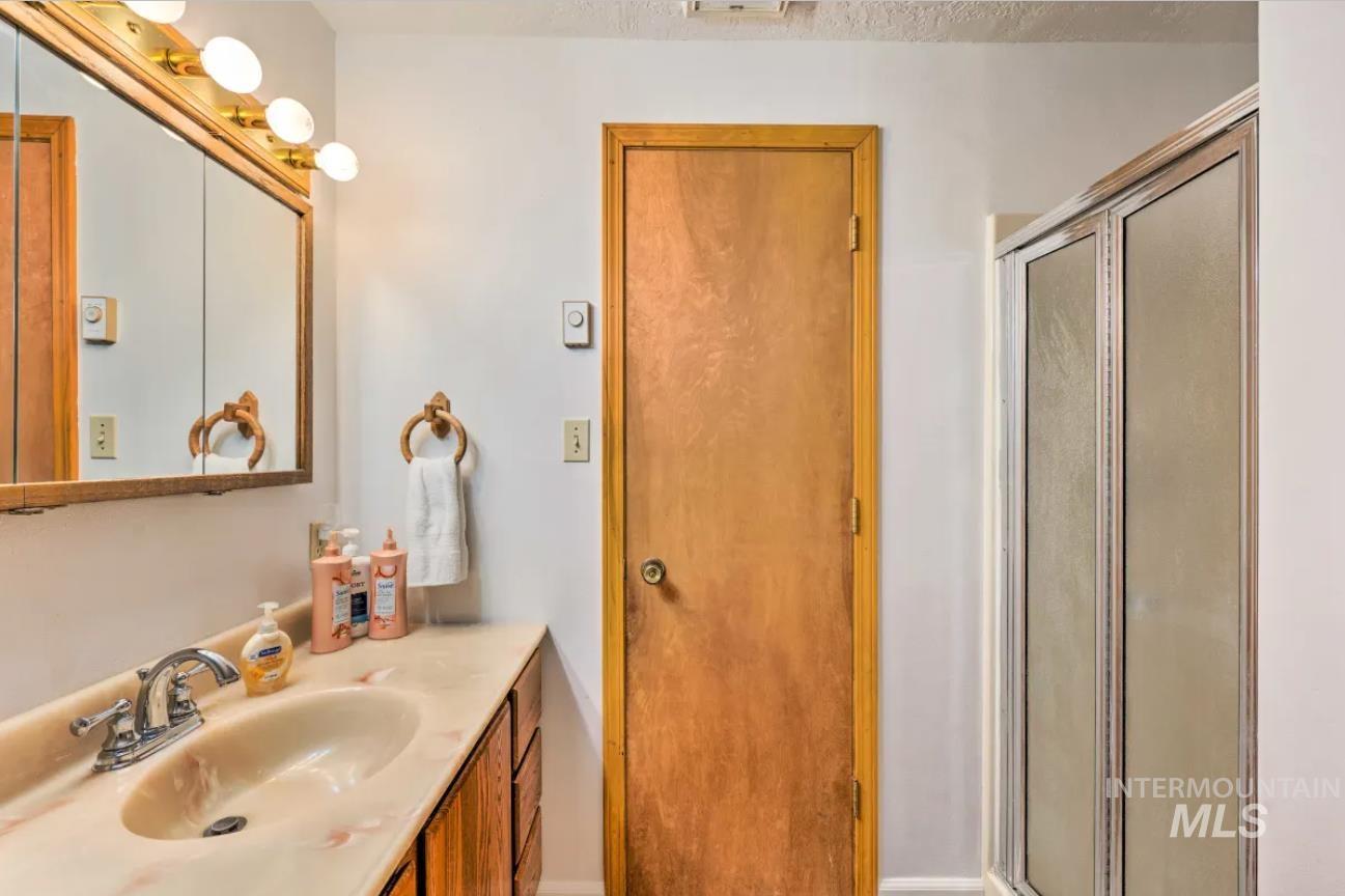 8392 Highway 21 Property Photo 15