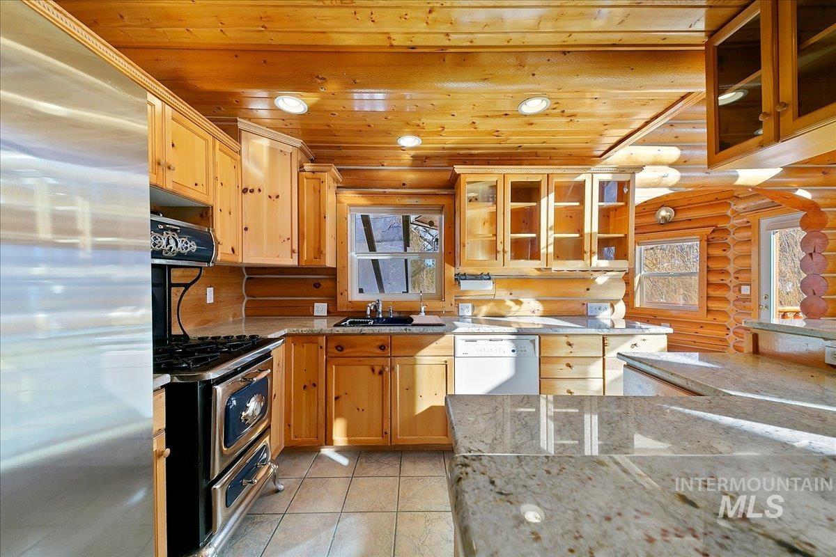 15 Village Lane Property Photo 10