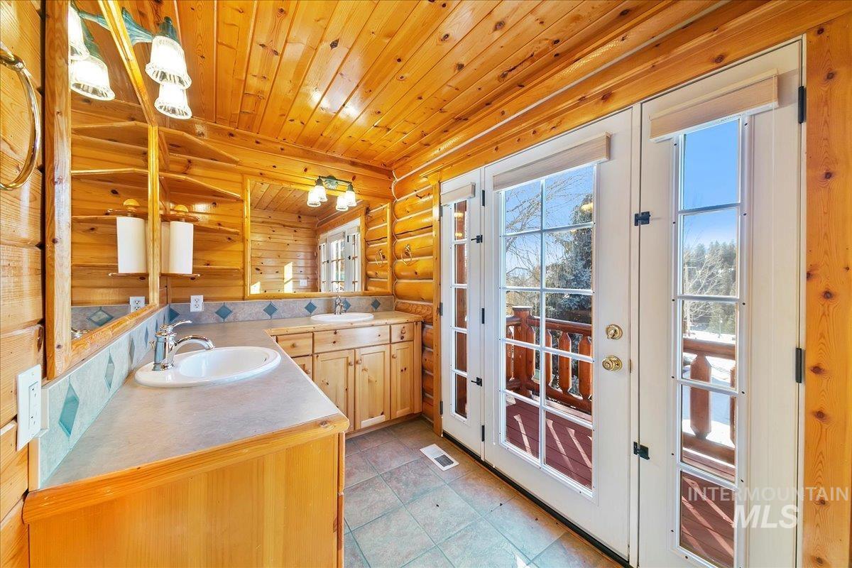 15 Village Lane Property Photo 19