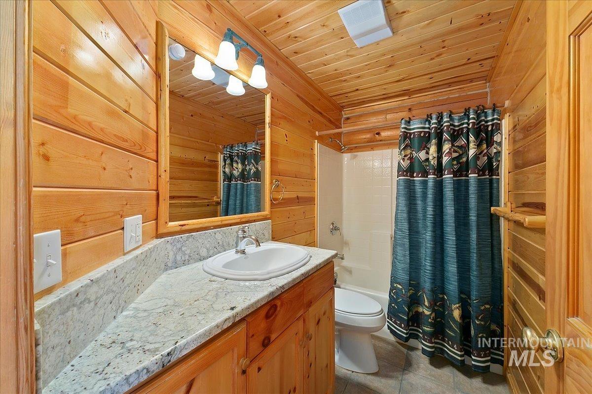 15 Village Lane Property Photo 26