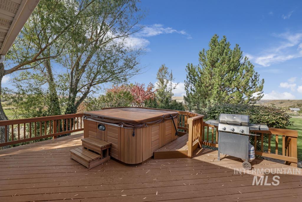 1354 E 4400 N Property Photo 15