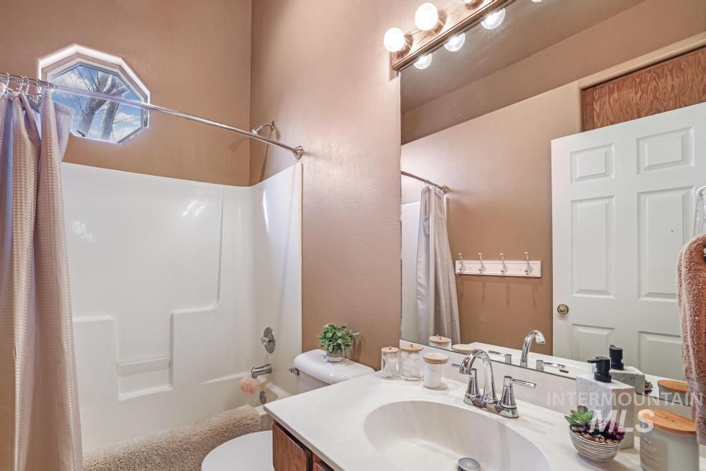 1354 E 4400 N Property Photo 37