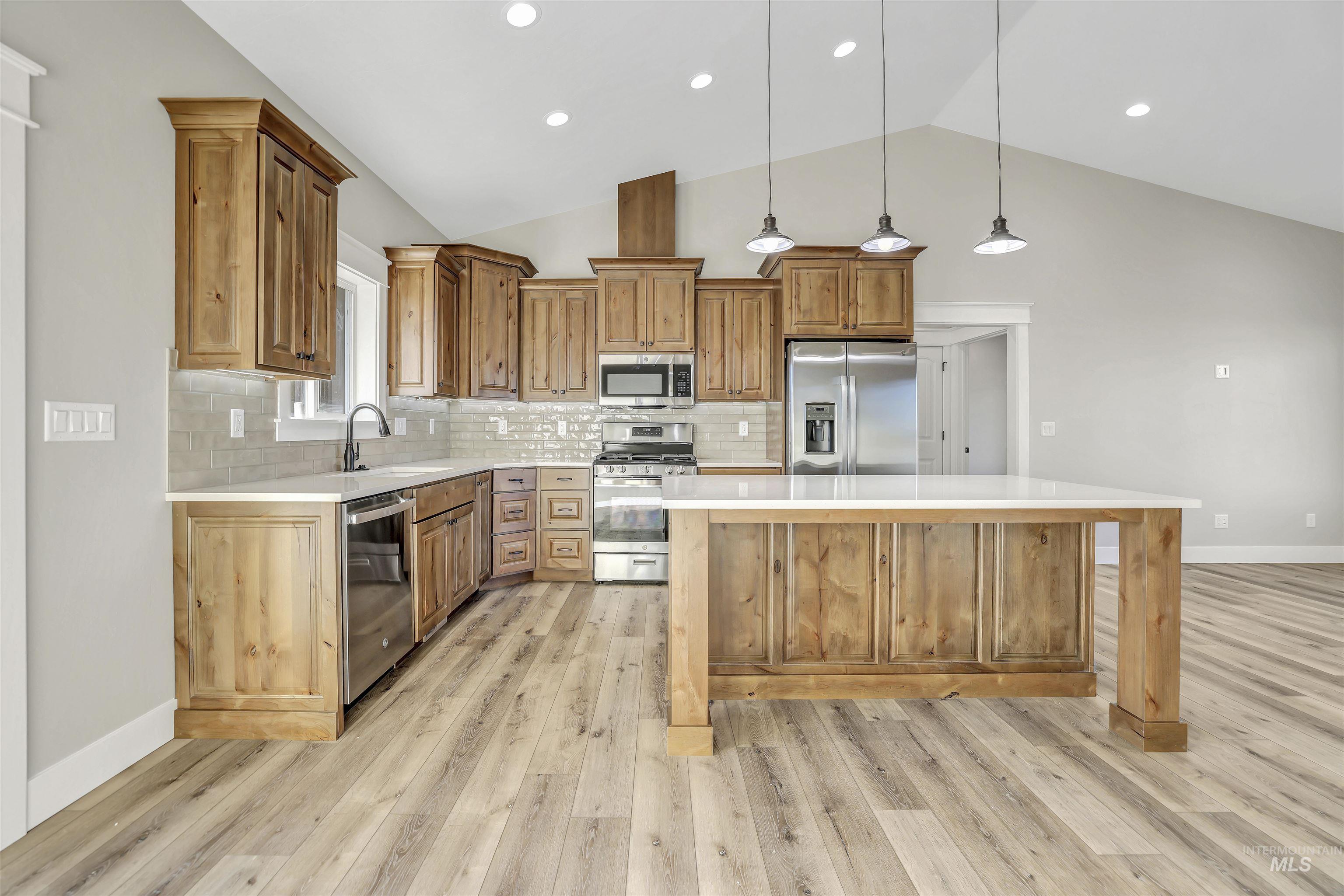 1483 Haizlee Way Property Photo 4