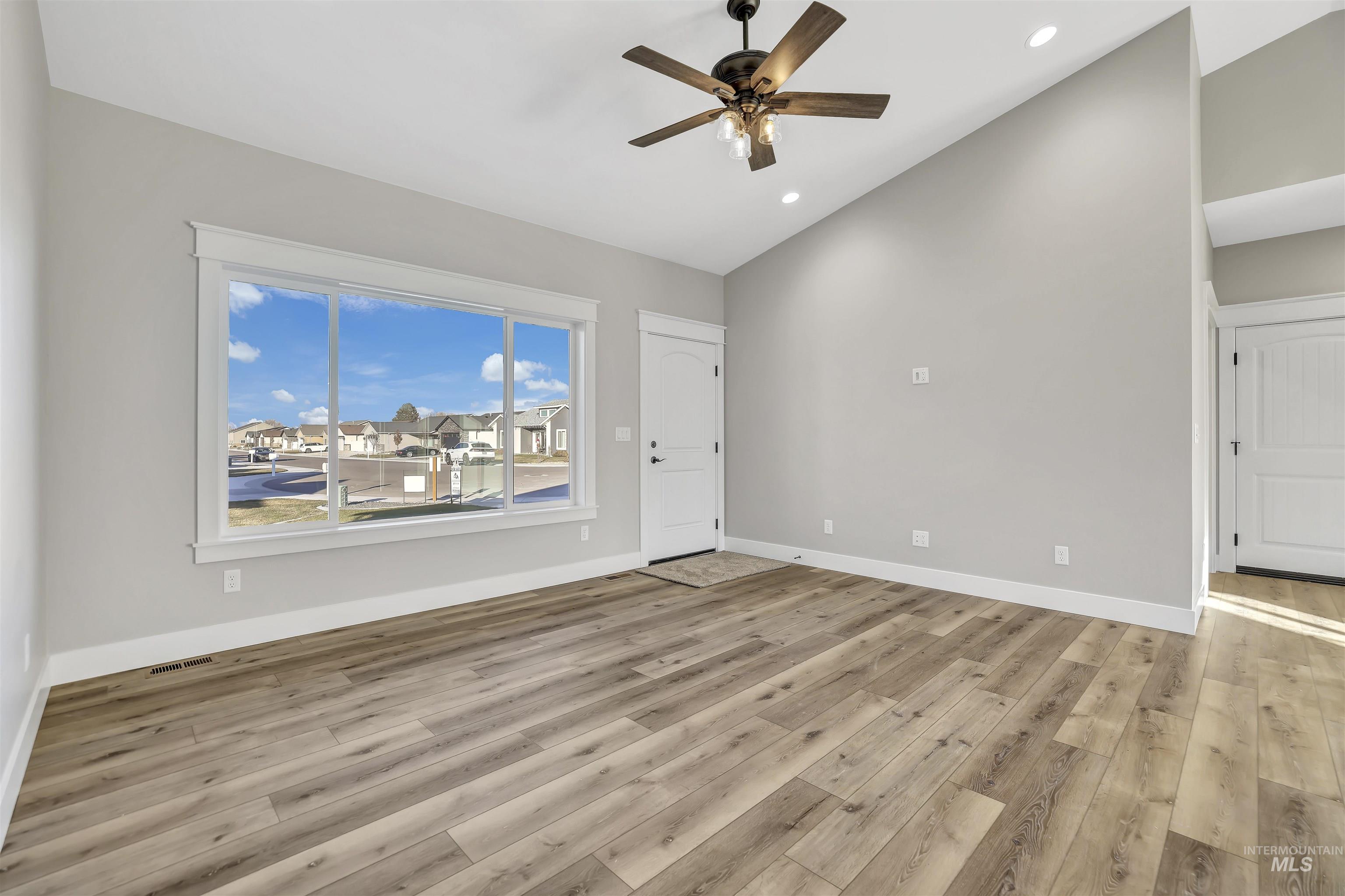 1483 Haizlee Way Property Photo 10
