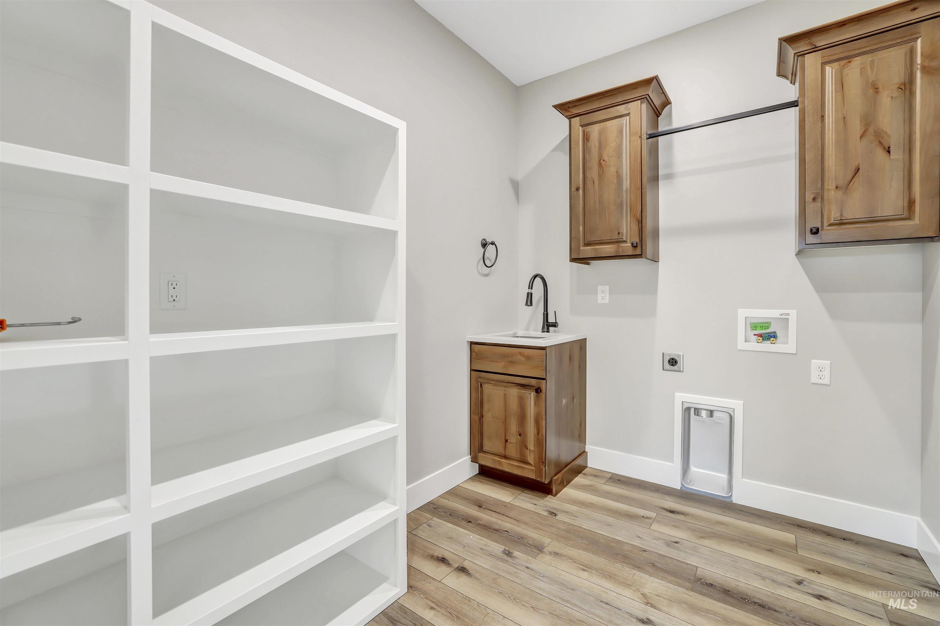 1483 Haizlee Way Property Photo 17